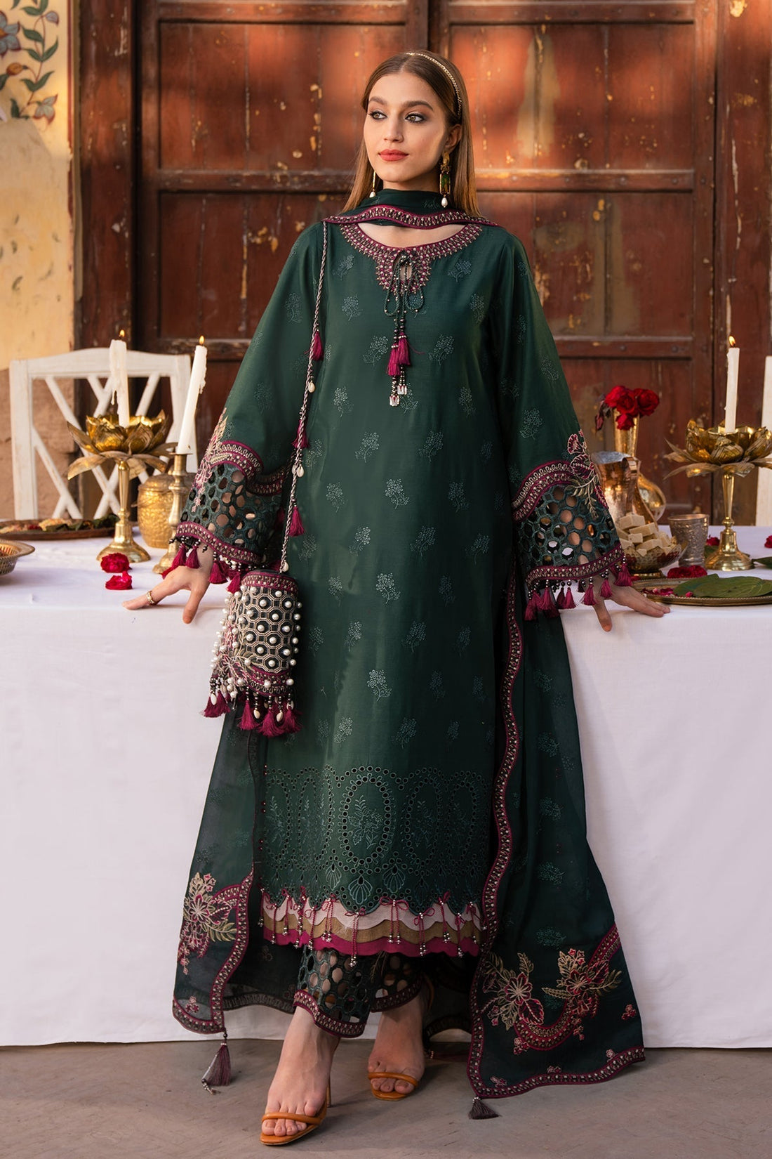 Alizeh | Rawayat Luxury Lawn 24 | Nafisa - Official Alizeh stockist in UK - Sakeena London