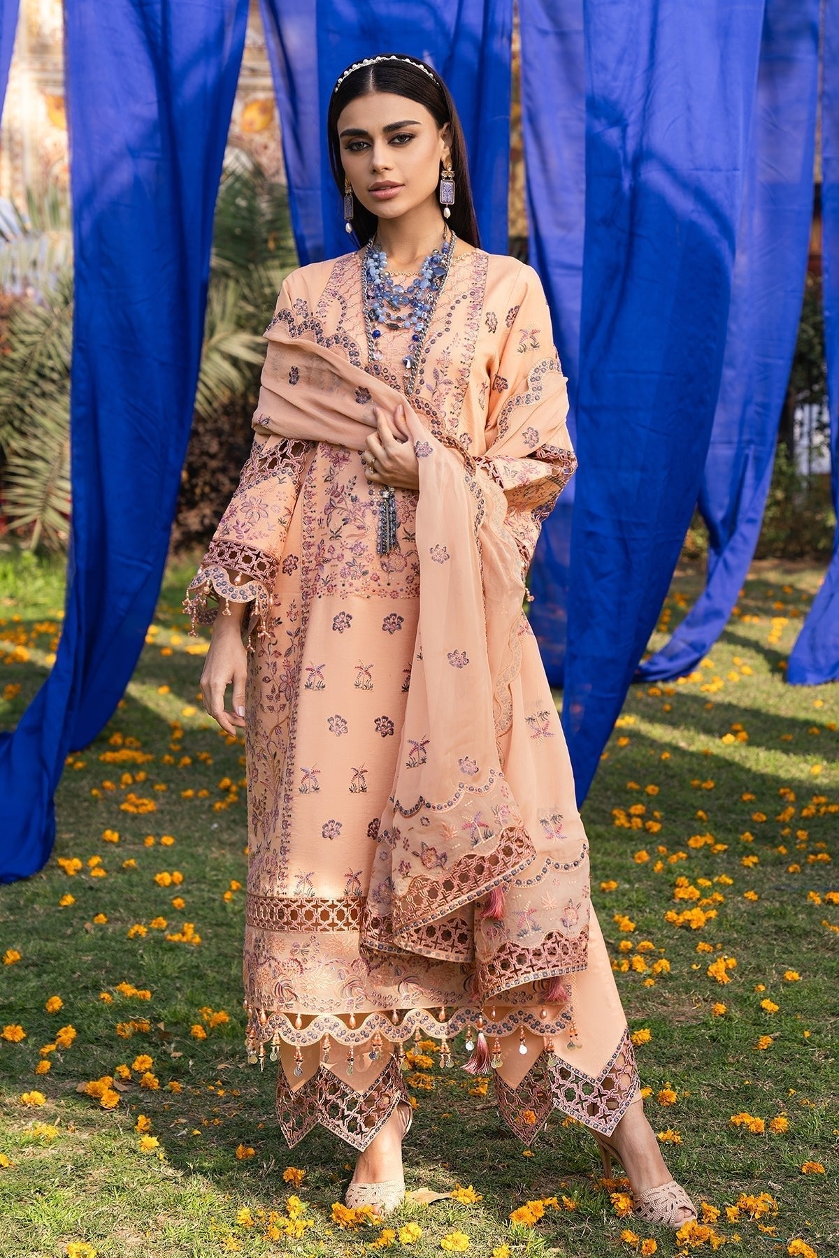 Alizeh | Rawayat Luxury Lawn 24 | Nazmin - Official Alizeh stockist in UK - Sakeena London