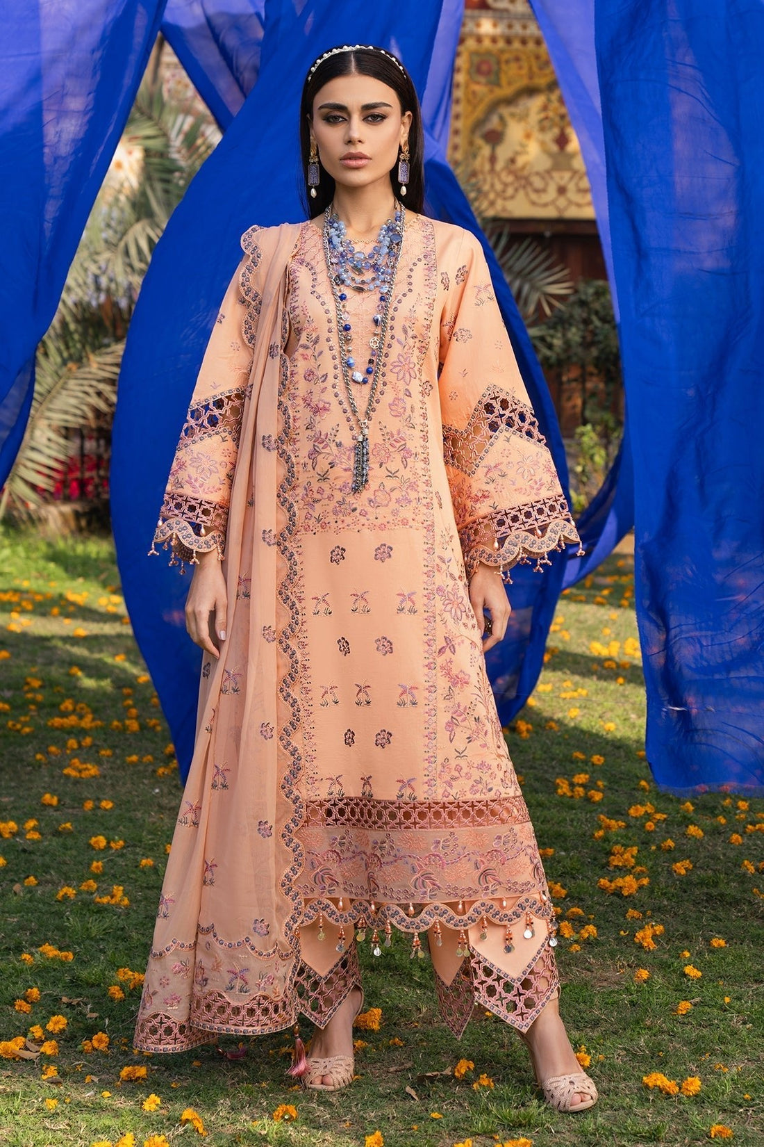 Alizeh | Rawayat Luxury Lawn 24 | Nazmin - Official Alizeh stockist in UK - Sakeena London