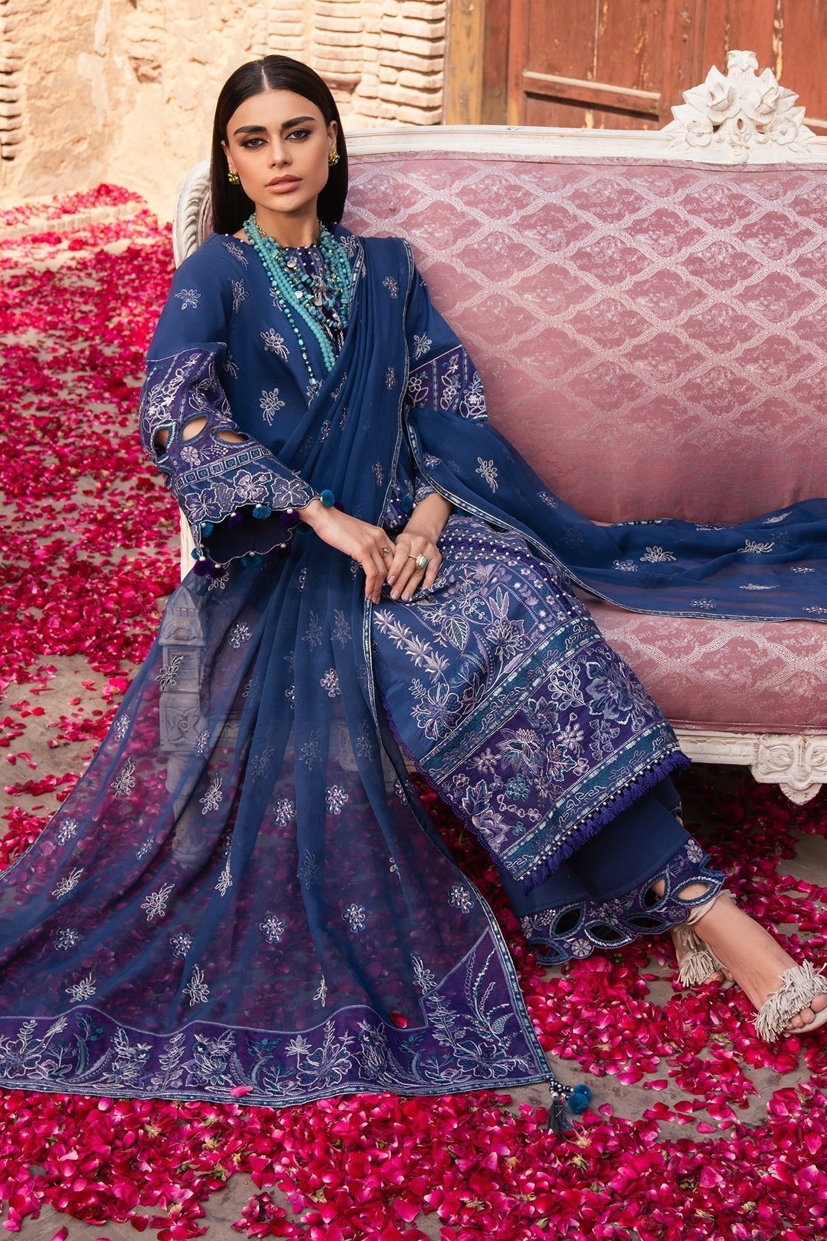 Alizeh | Rawayat Luxury Lawn 24 | Shehnaaz - Official Alizeh stockist in UK - Sakeena London