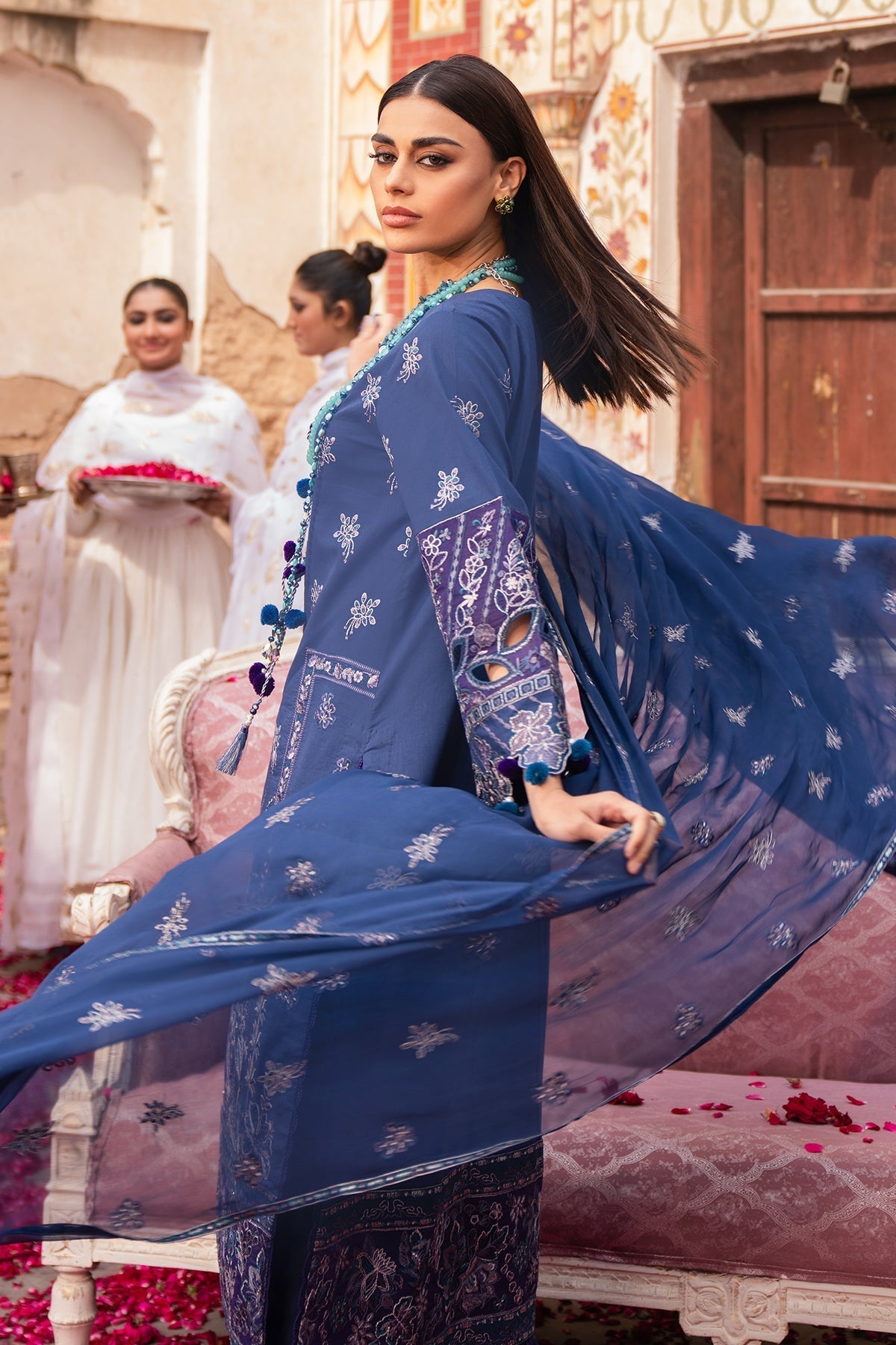 Alizeh | Rawayat Luxury Lawn 24 | Shehnaaz - Official Alizeh stockist in UK - Sakeena London