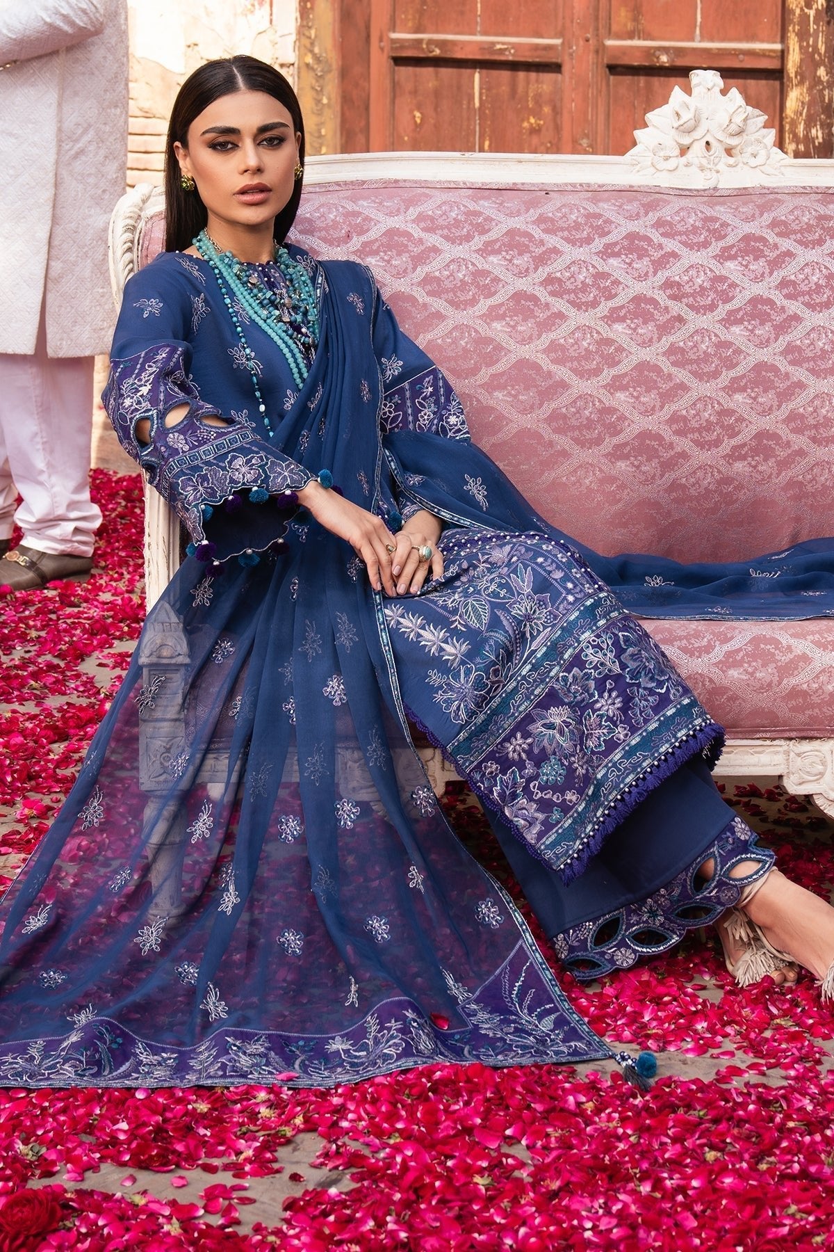 Alizeh | Rawayat Luxury Lawn 24 | Shehnaaz - Official Alizeh stockist in UK - Sakeena London