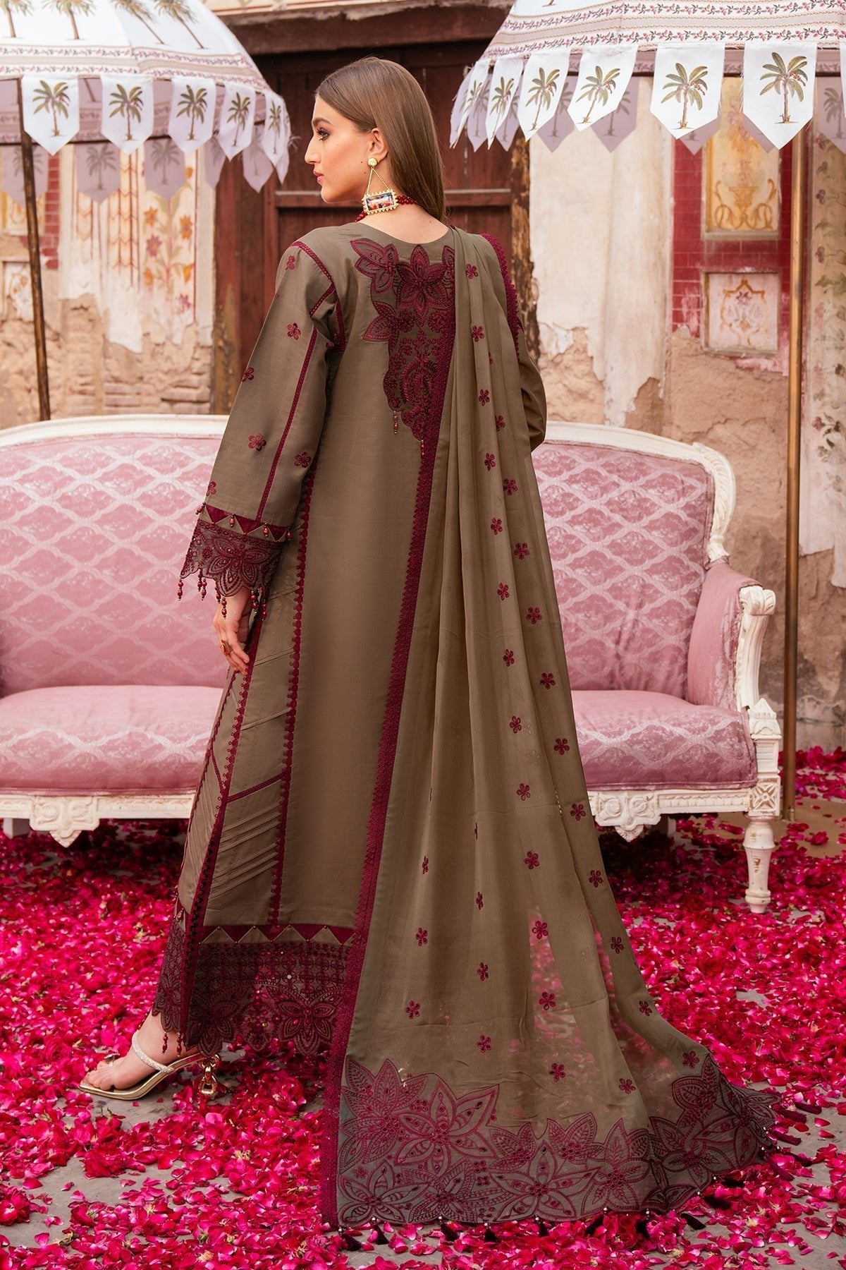 Alizeh | Rawayat Luxury Lawn 24 | Zeenat - Official Alizeh stockist in UK - Sakeena London