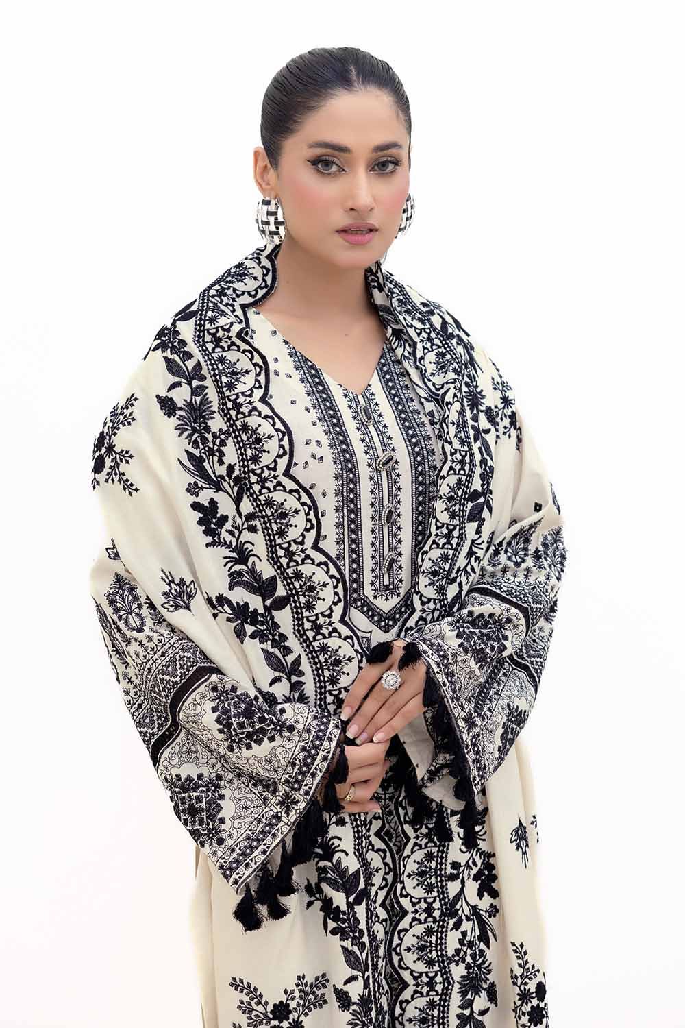Gul Ahmed | Winter Collection 24 | Acrylic Dupatta AP-42006 - Official Gul Ahmed stockist in UK - Sakeena London