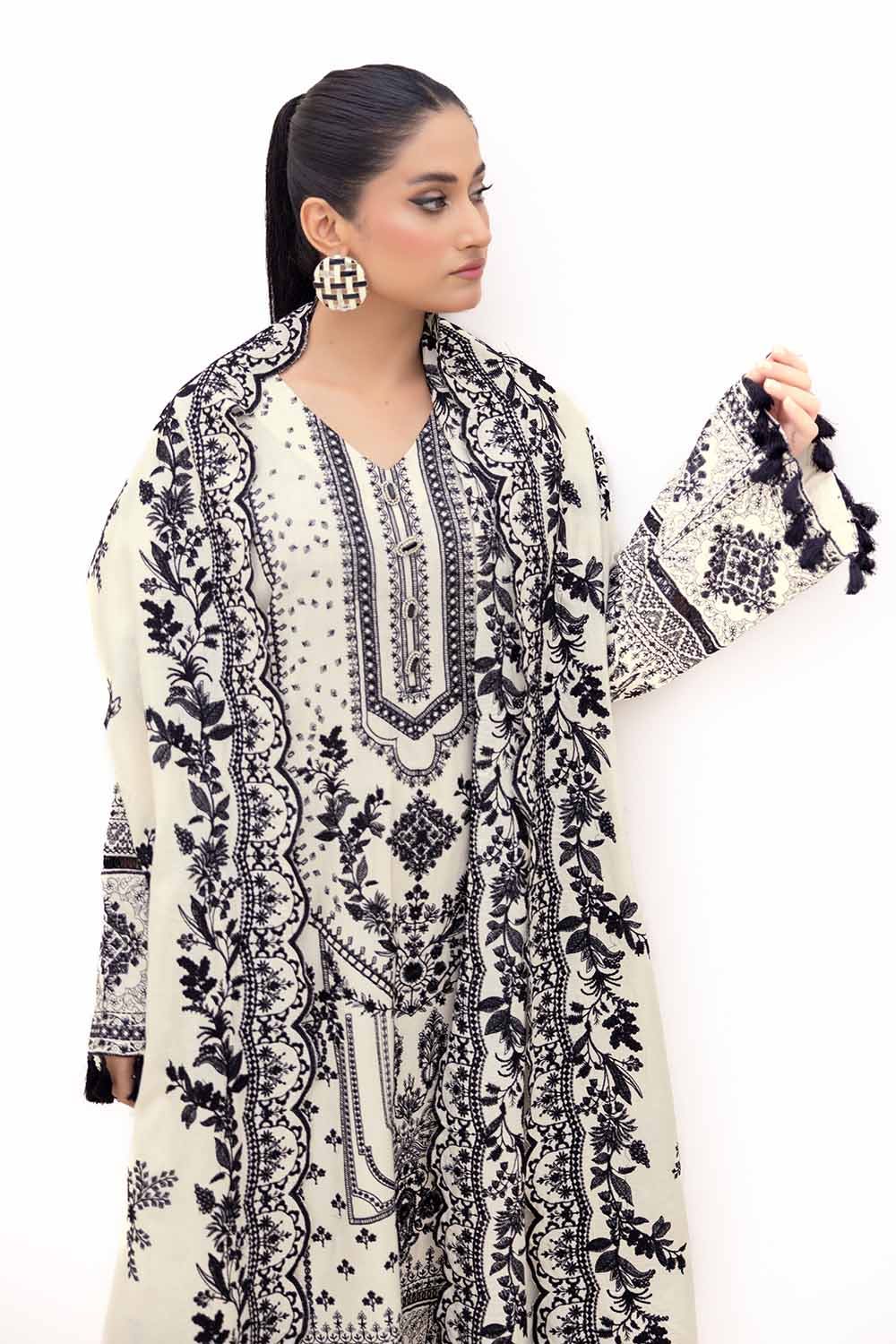 Gul Ahmed | Winter Collection 24 | Acrylic Dupatta AP-42006 - Official Gul Ahmed stockist in UK - Sakeena London