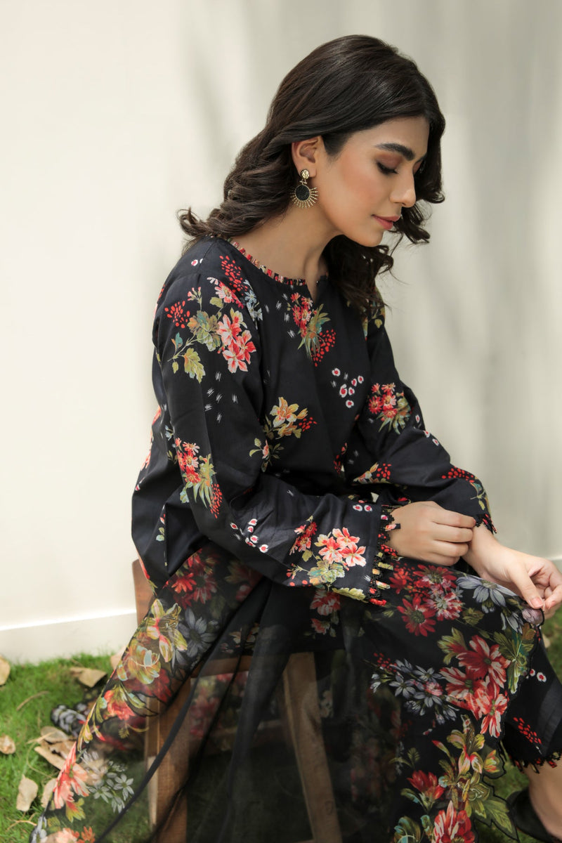 Baroque | Lawn Collection 24 | UF-208 - Official Baroque stockist in UK - Sakeena London