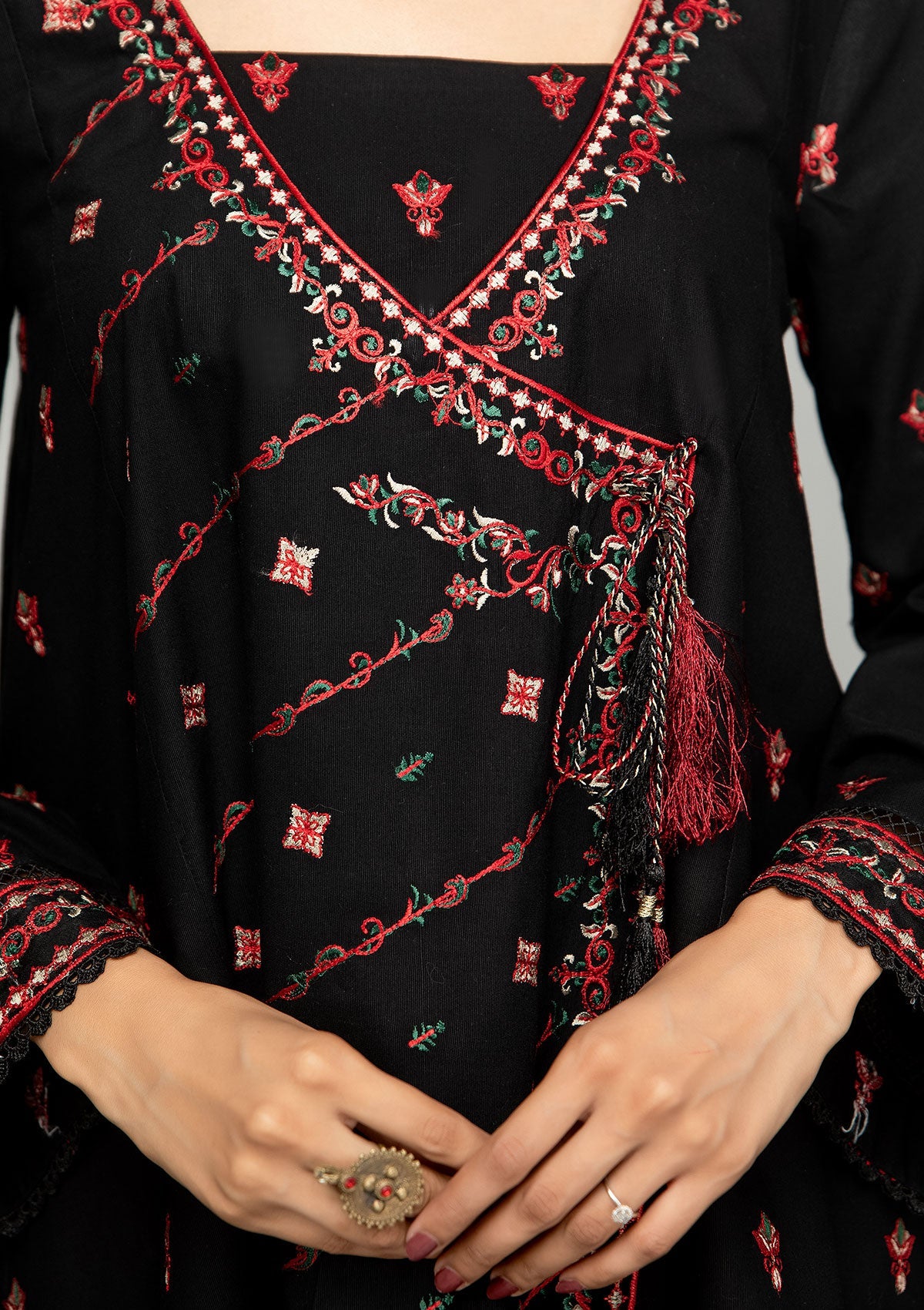 Pret Collection - Mayal Studio - Parisa - Black Pearl - D#05