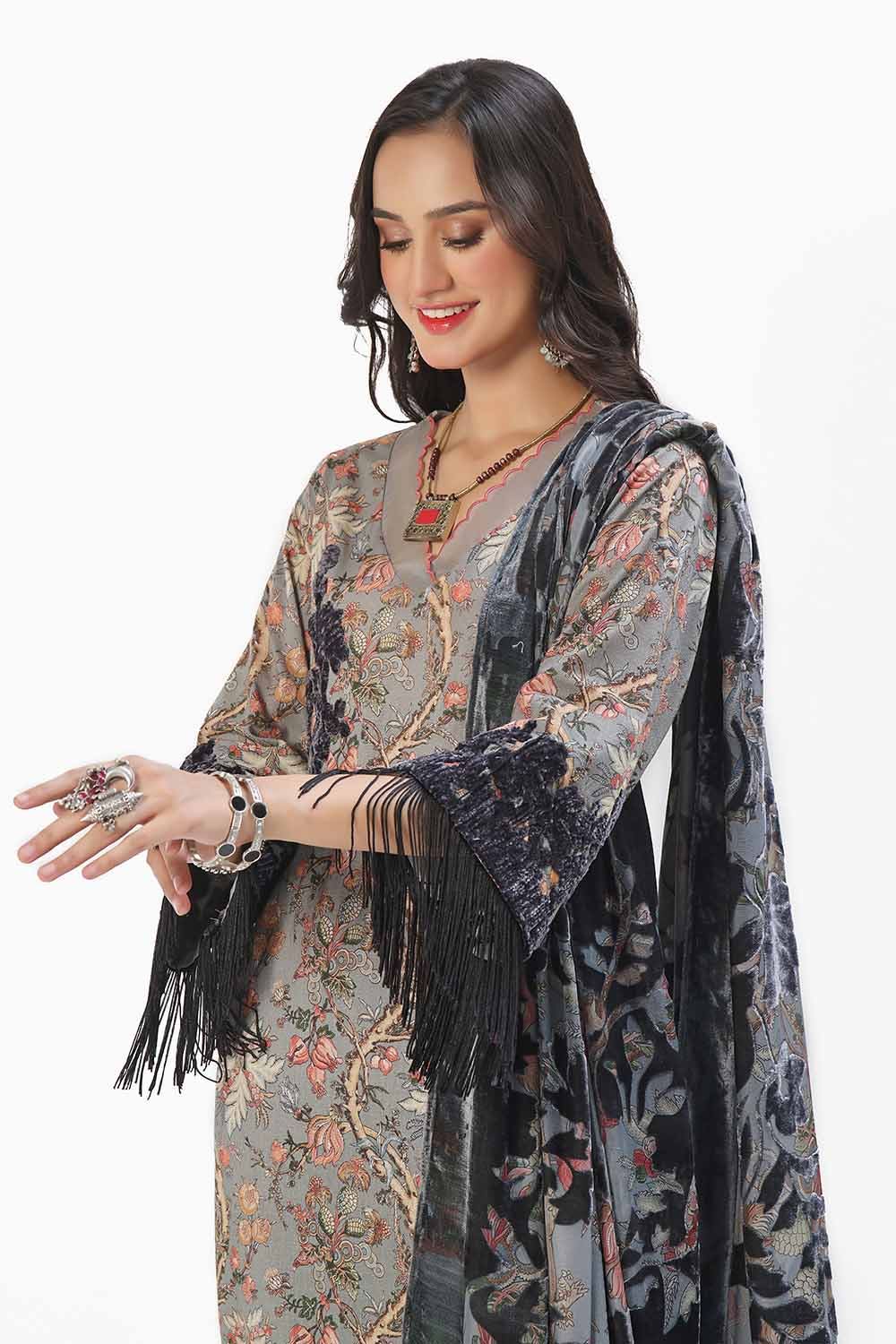 Gul Ahmed | Winter Collection 24 | Velvet Dupatta BVL-42008 - Official Gul Ahmed stockist in UK - Sakeena London