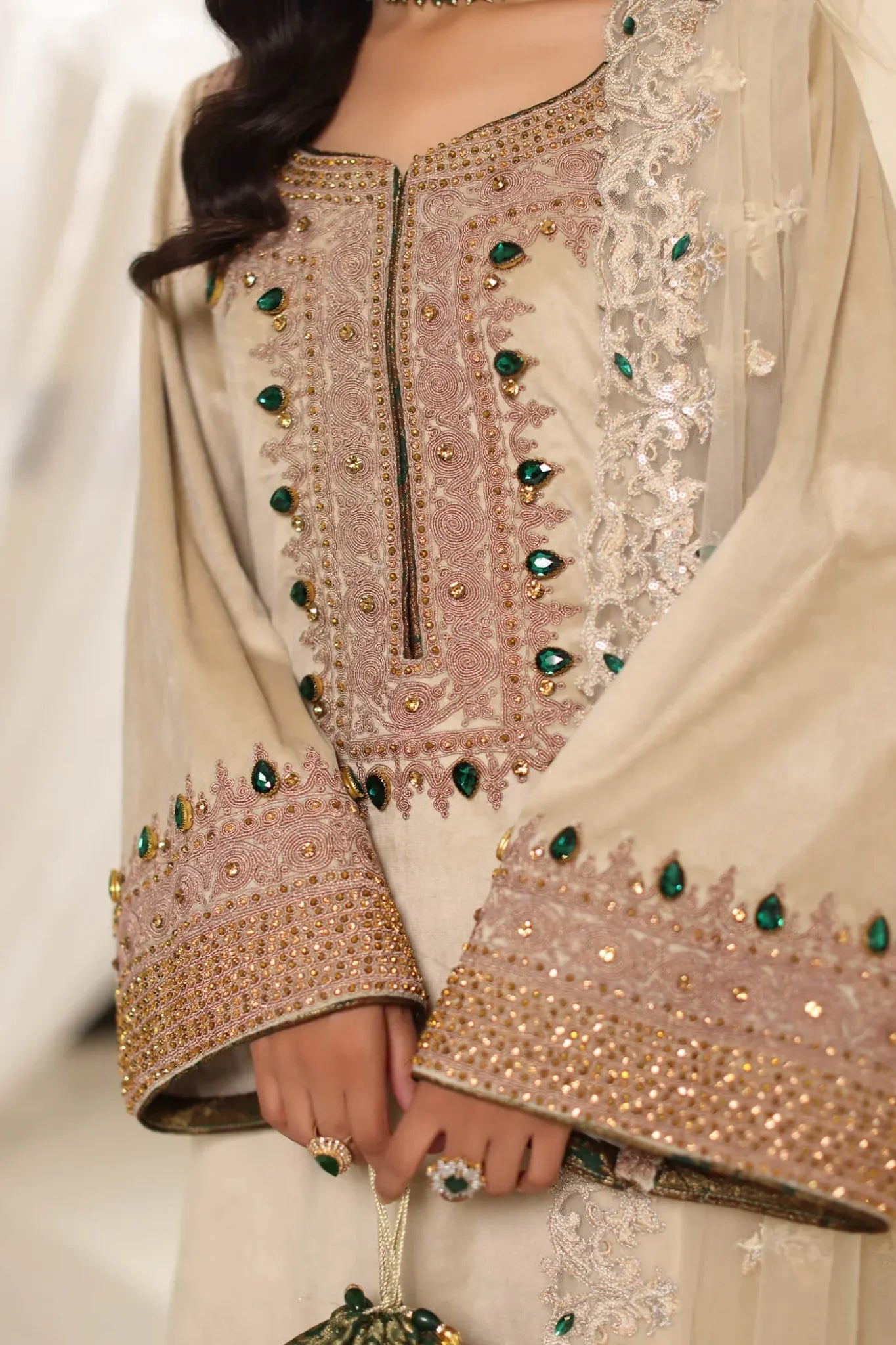 Musferah Saad | Amor A La Vida | Champagne Grace