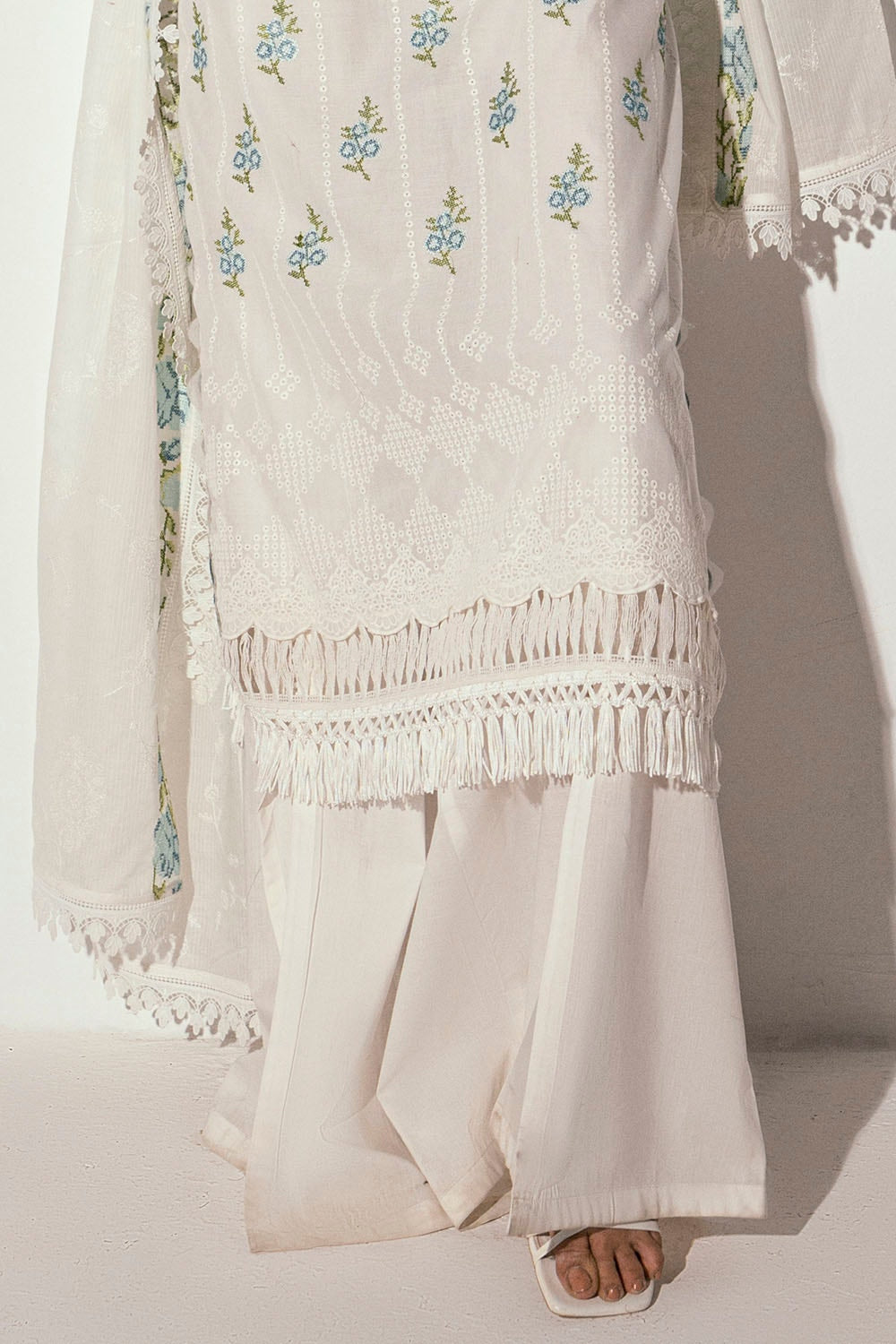 Gul Ahmed | Gul Nilofer 25 | DN-52032 - Official Gul Ahmed stockist in UK - Sakeena London