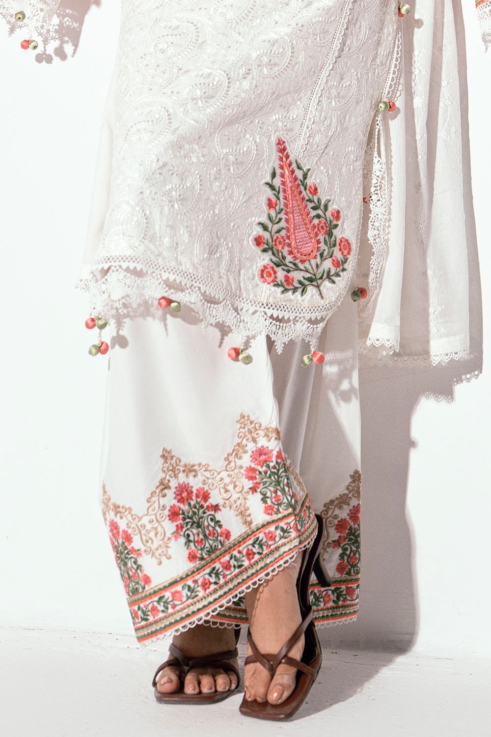 Gul Ahmed | Gul Nilofer 25 | DN-52006 - Official Gul Ahmed stockist in UK - Sakeena London