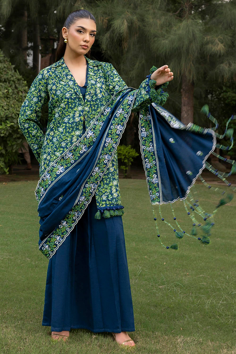 Gul Ahmed | Winter Collection 25 | K-52004 - Official Gul Ahmed stockist in UK - Sakeena London