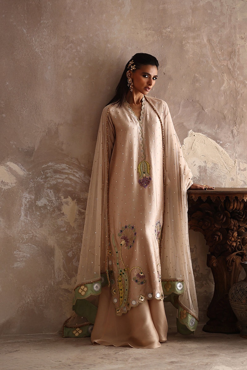 Wardha Saleem | Layla Formals 25 | Pariwash