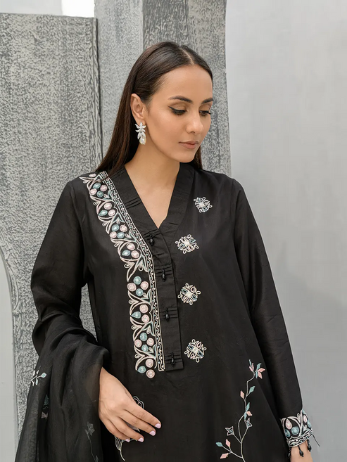 Farah Zubair | Luxury Pret | Aiza - Official Farah Zubair stockist in UK - Sakeena London