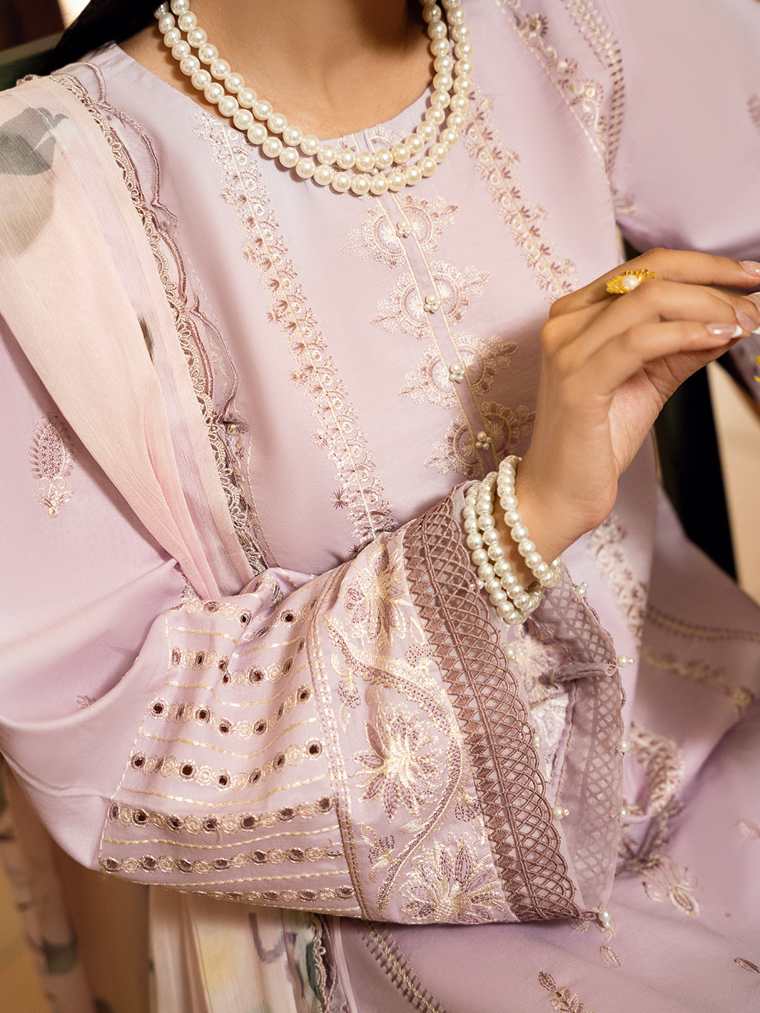 Izel | Dastak Luxury Lawn | GUL - Official Izel stockist in UK - Sakeena London