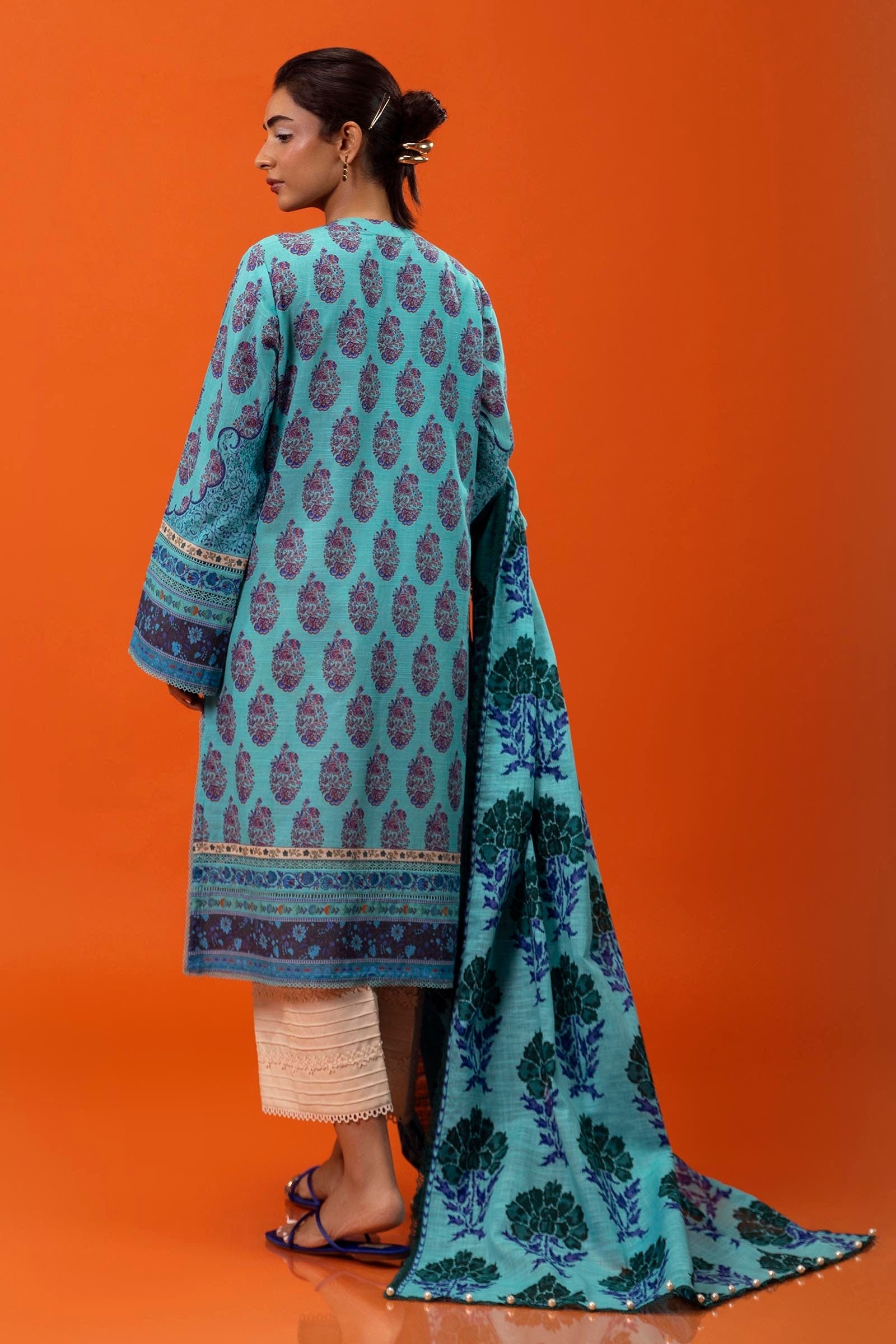 Sana Safinaz | Mahay Winter 24 | H243-003B-2Q - Official Sana Safinaz stockist in UK - Sakeena London