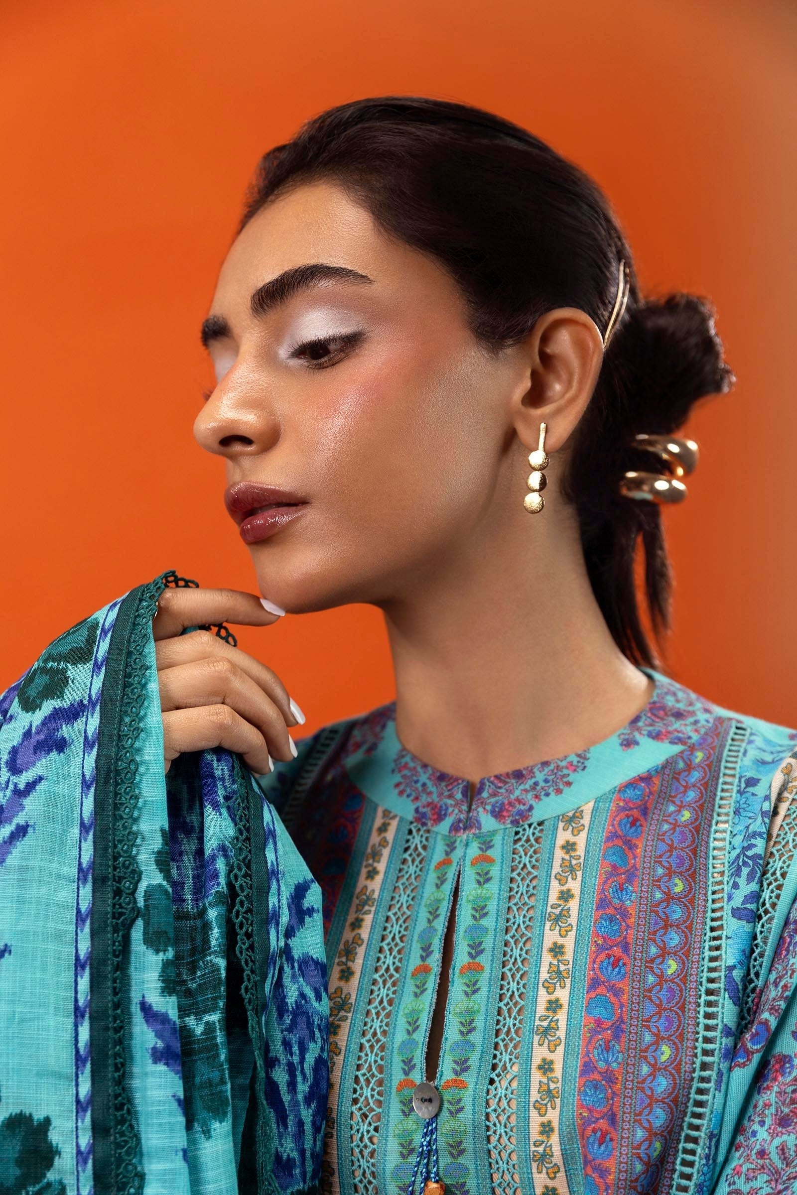 Sana Safinaz | Mahay Winter 24 | H243-003B-2Q - Official Sana Safinaz stockist in UK - Sakeena London