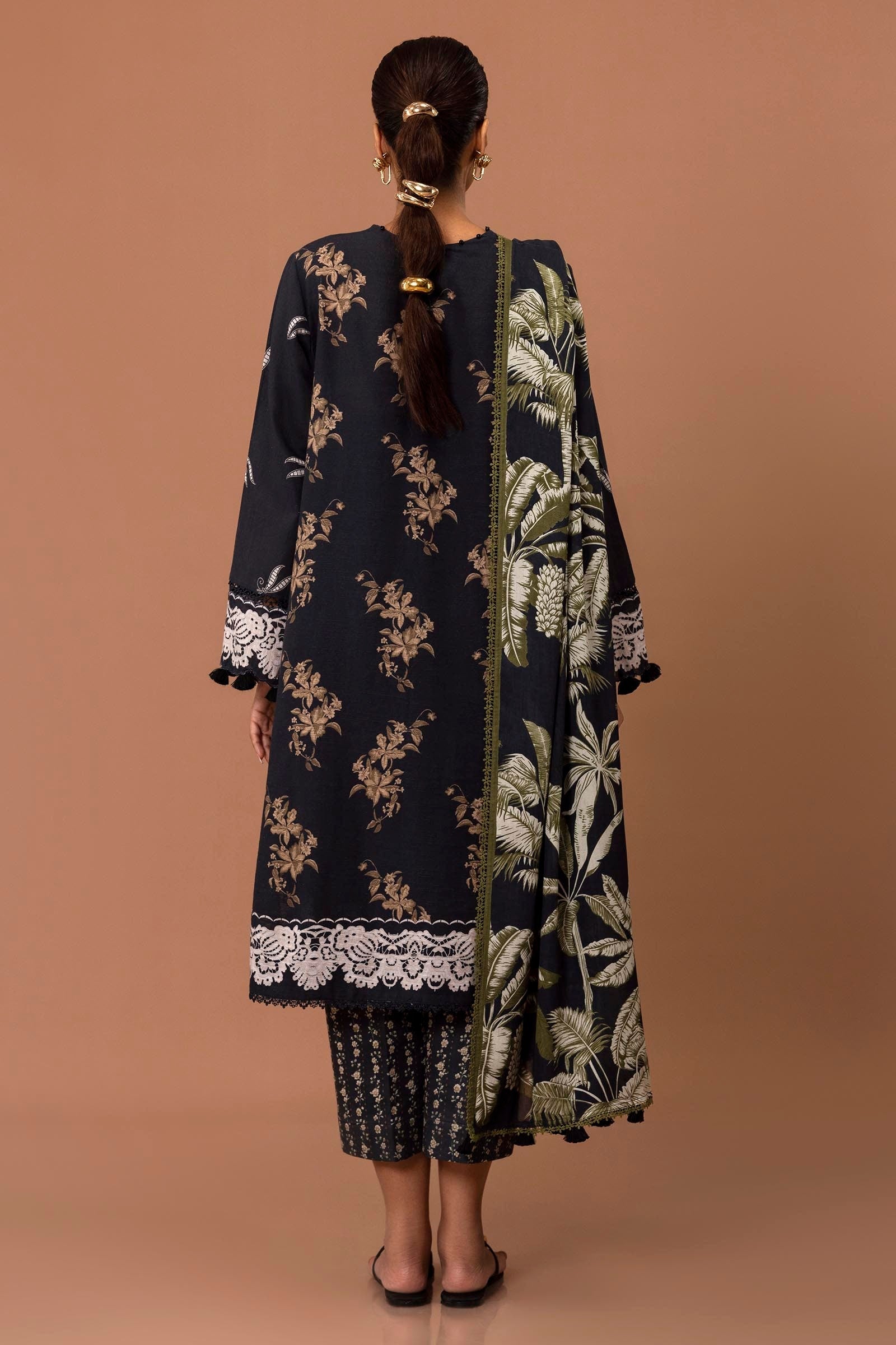 Sana Safinaz | Mahay Winter 24 | H243-006A-3DB - Official Sana Safinaz stockist in UK - Sakeena London