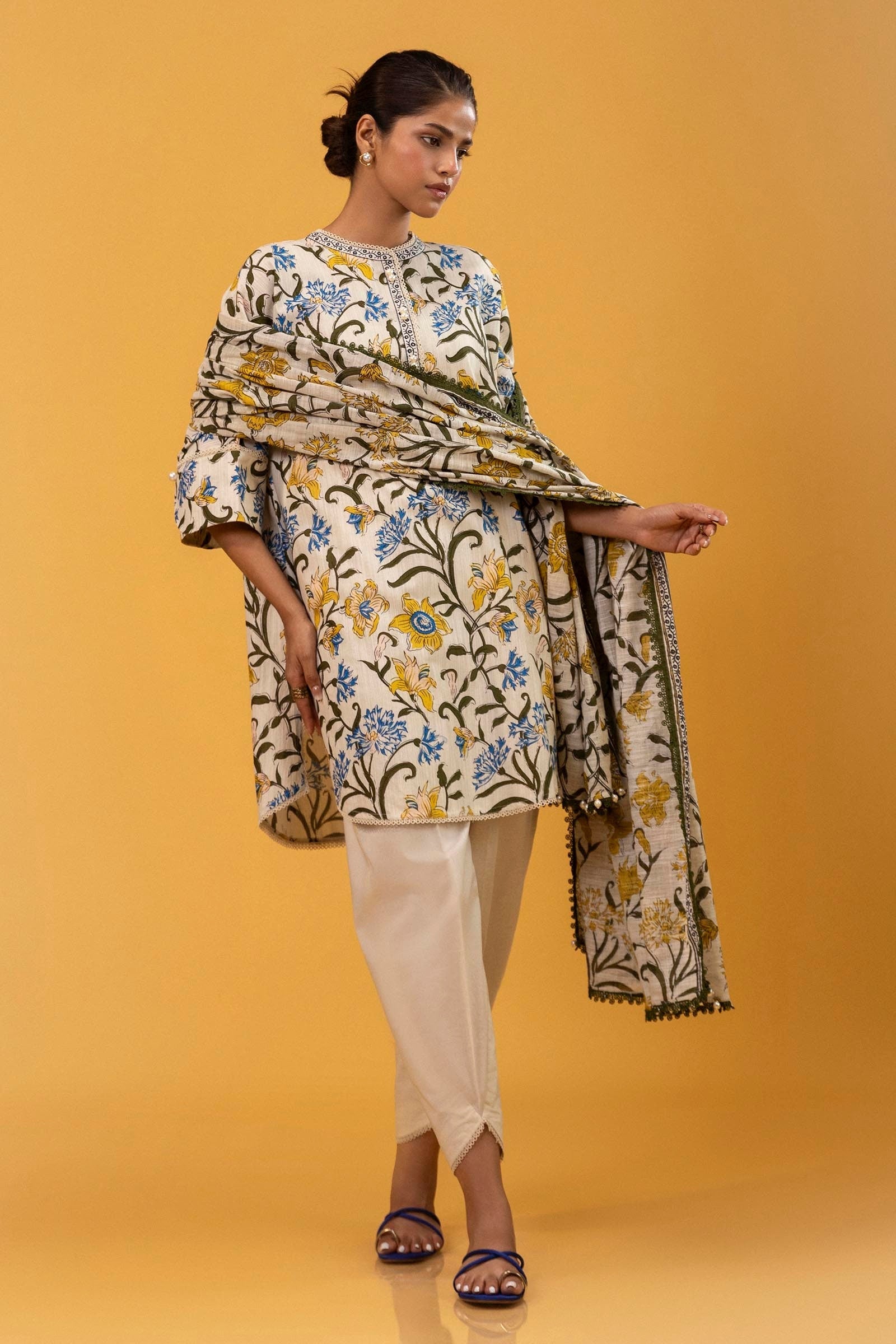 Sana Safinaz | Mahay Winter 24 | H243-017B-2Q - Official Sana Safinaz stockist in UK - Sakeena London