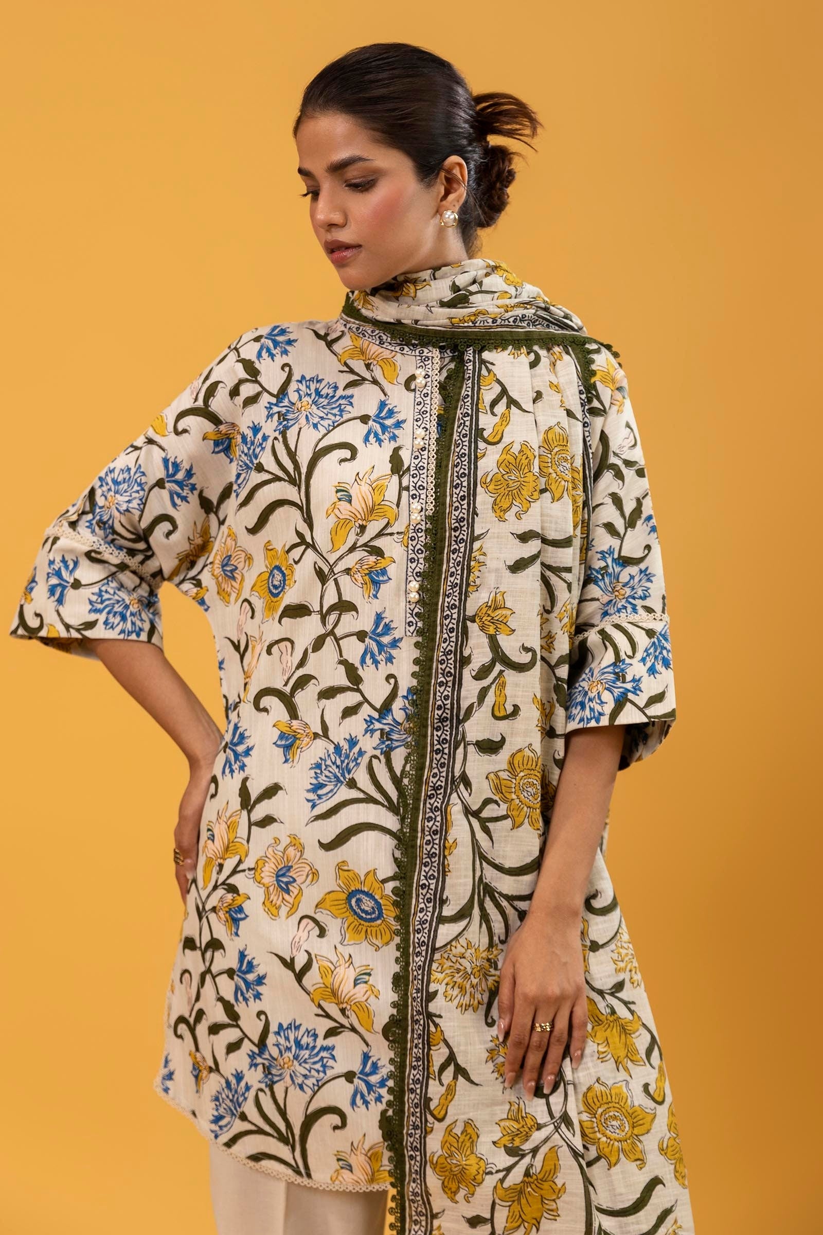 Sana Safinaz | Mahay Winter 24 | H243-017B-2Q - Official Sana Safinaz stockist in UK - Sakeena London