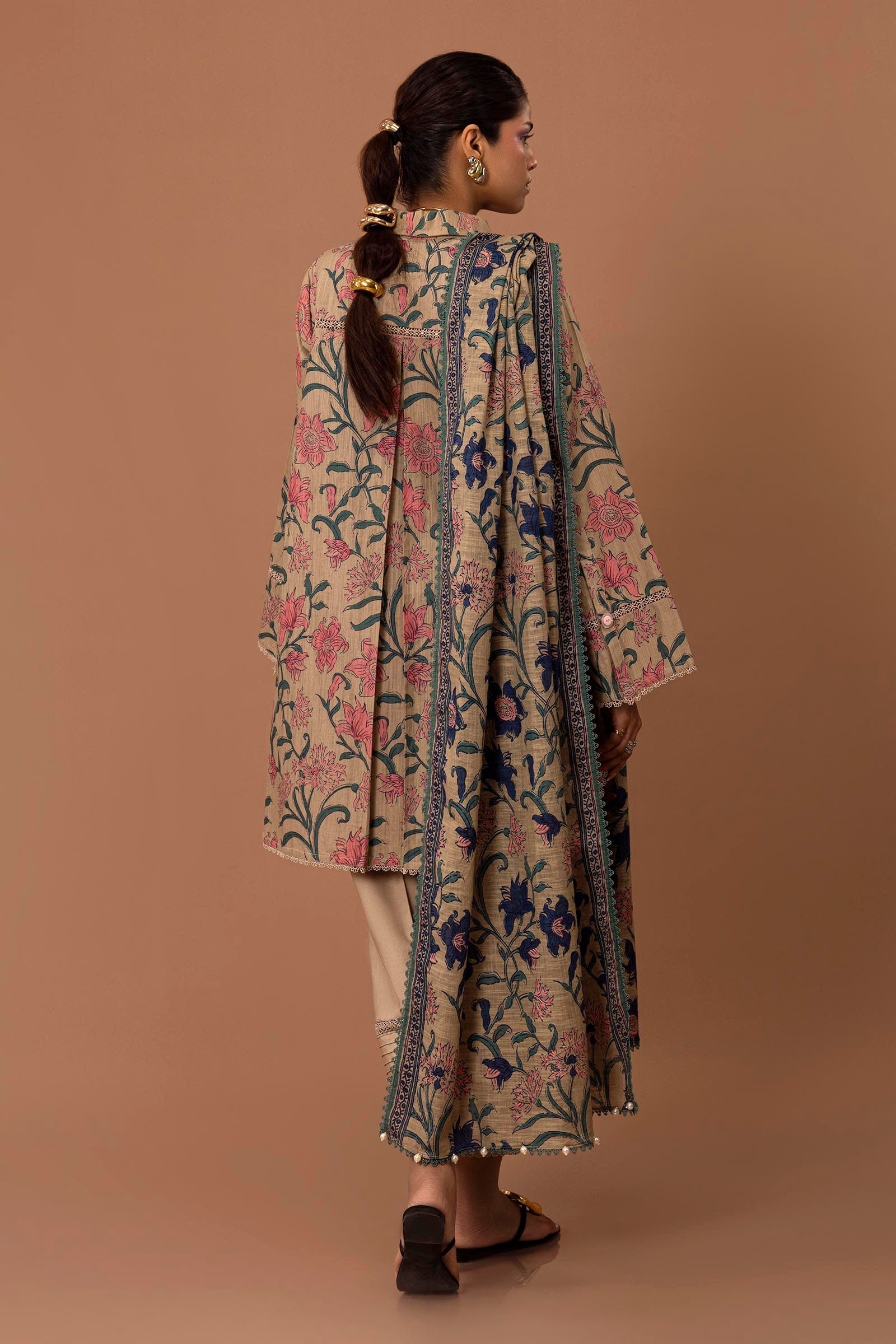 Sana Safinaz | Mahay Winter 24 | H243-017B-2Q - Official Sana Safinaz stockist in UK - Sakeena London