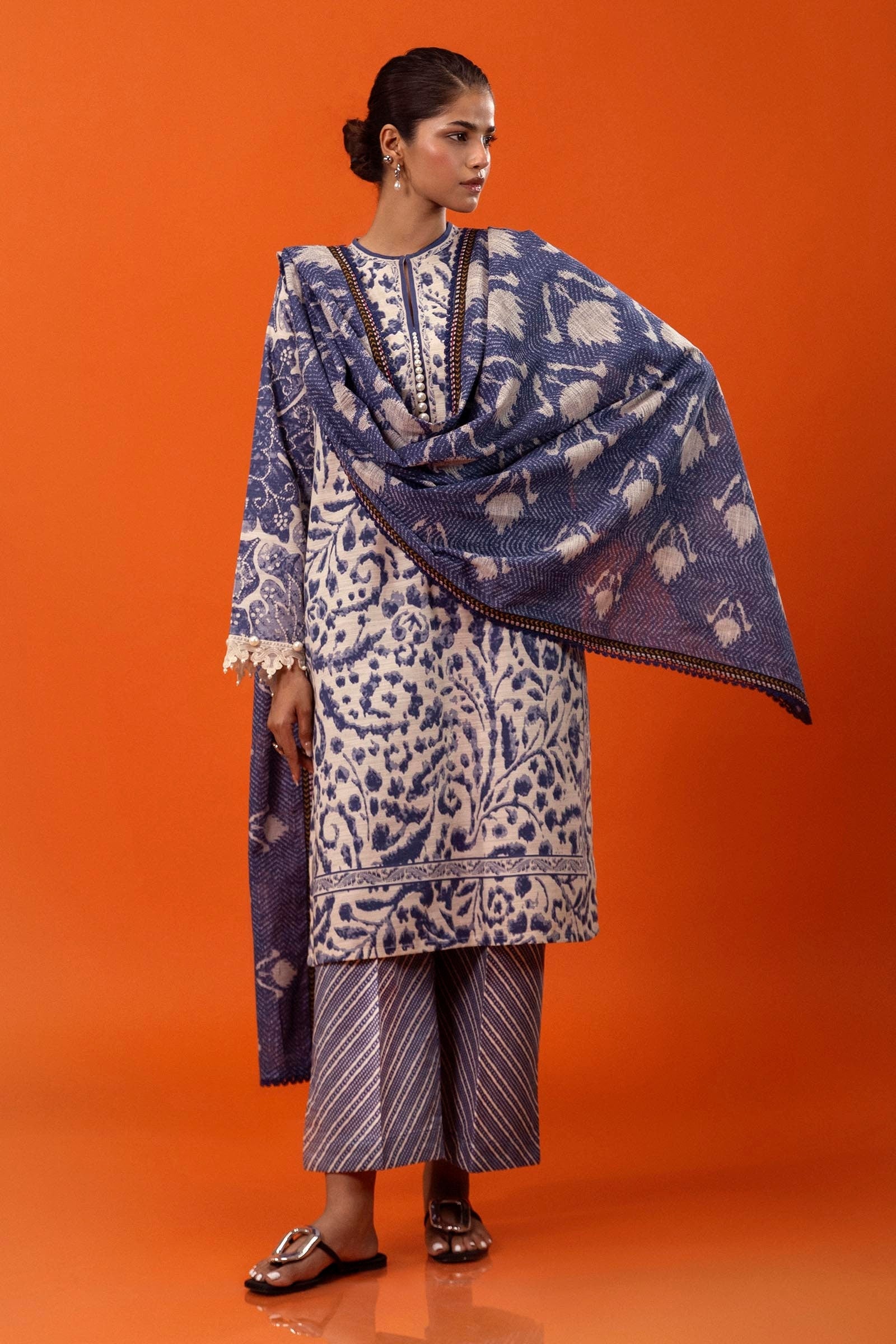 Sana Safinaz | Mahay Winter 24 | H243-018B-3CQ - Official Sana Safinaz stockist in UK - Sakeena London