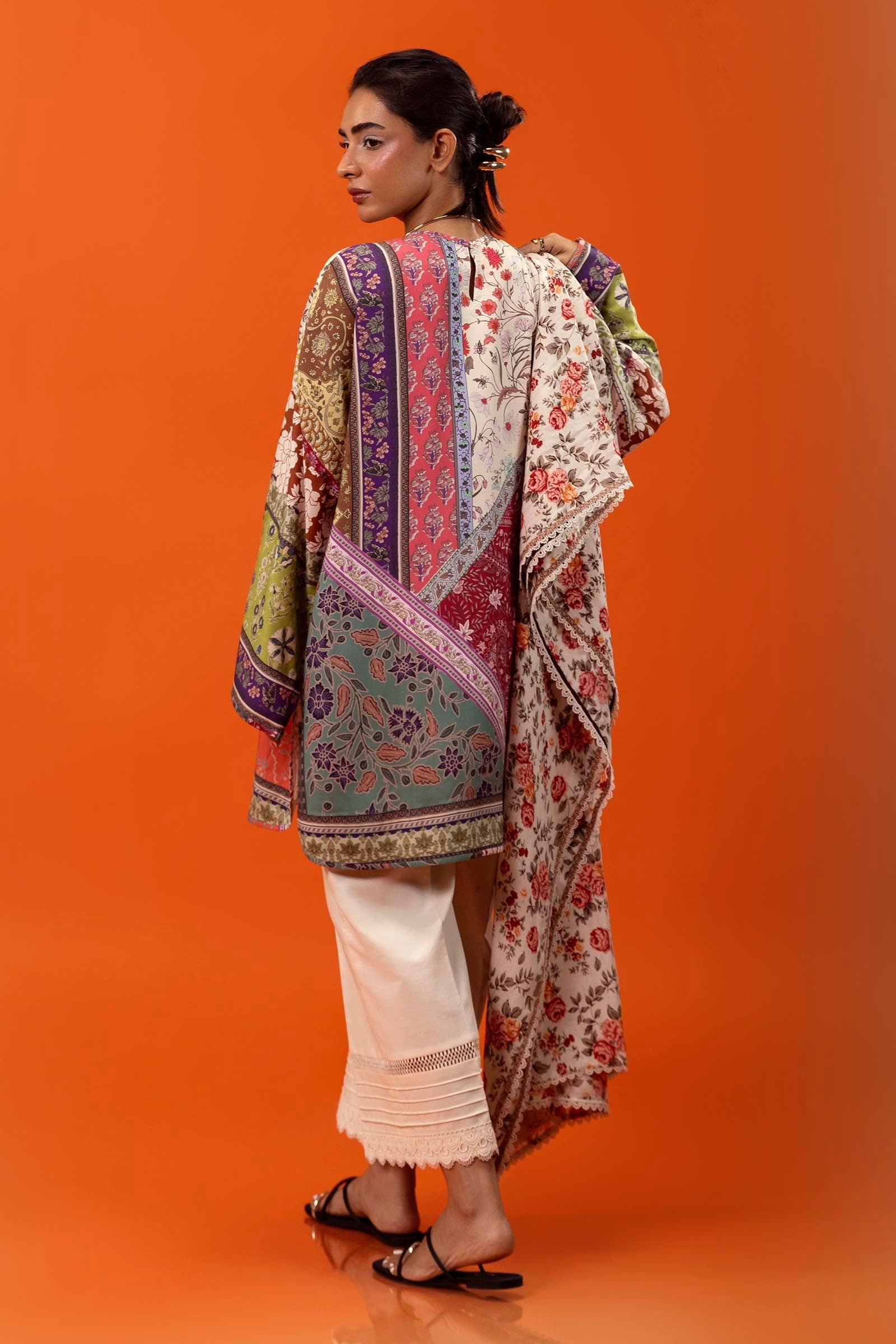 Sana Safinaz | Mahay Winter 24 | H243-020A-2DI - Official Sana Safinaz stockist in UK - Sakeena London