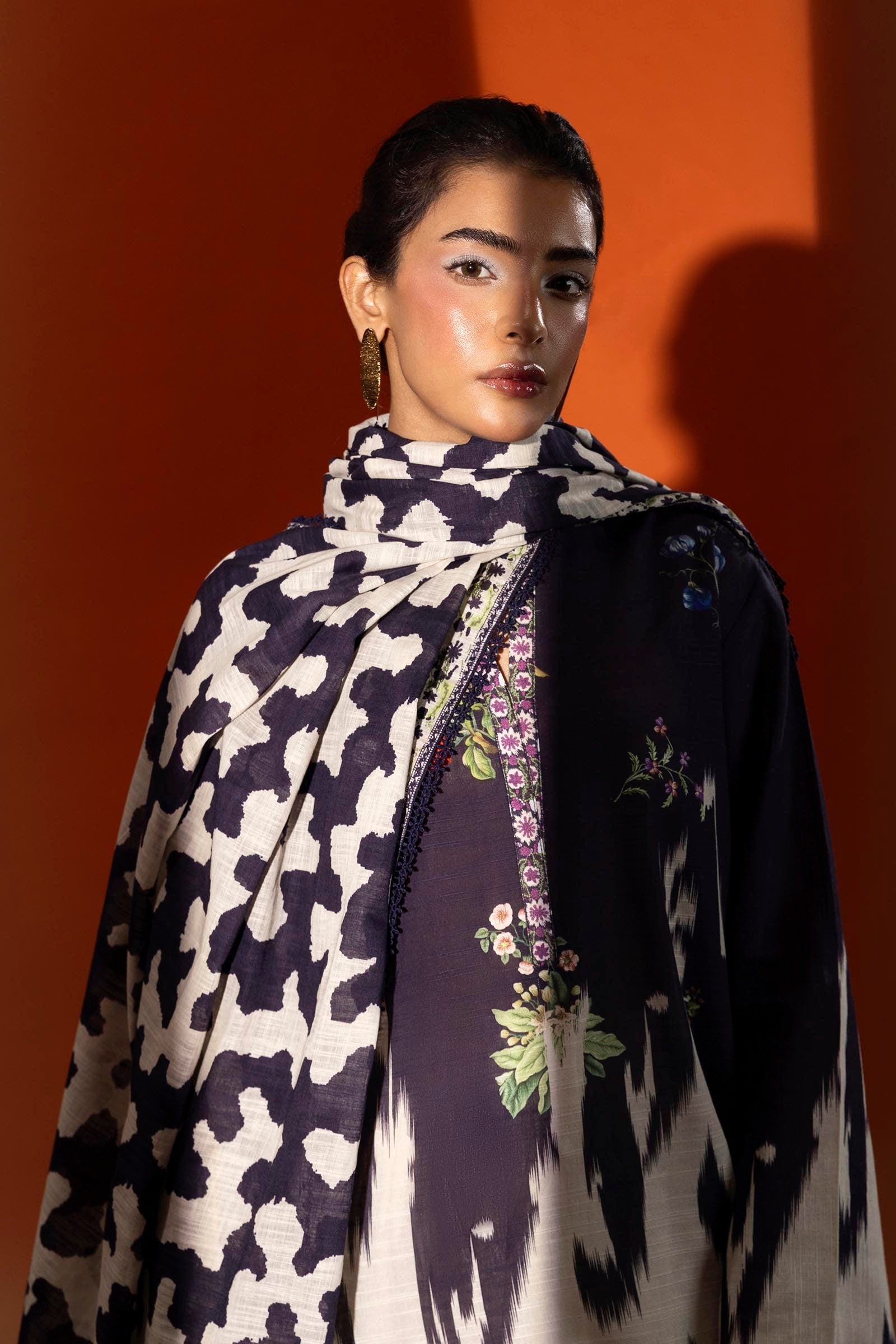 Sana Safinaz | Mahay Winter 24 | H243-021B-2BQ - Official Sana Safinaz stockist in UK - Sakeena London