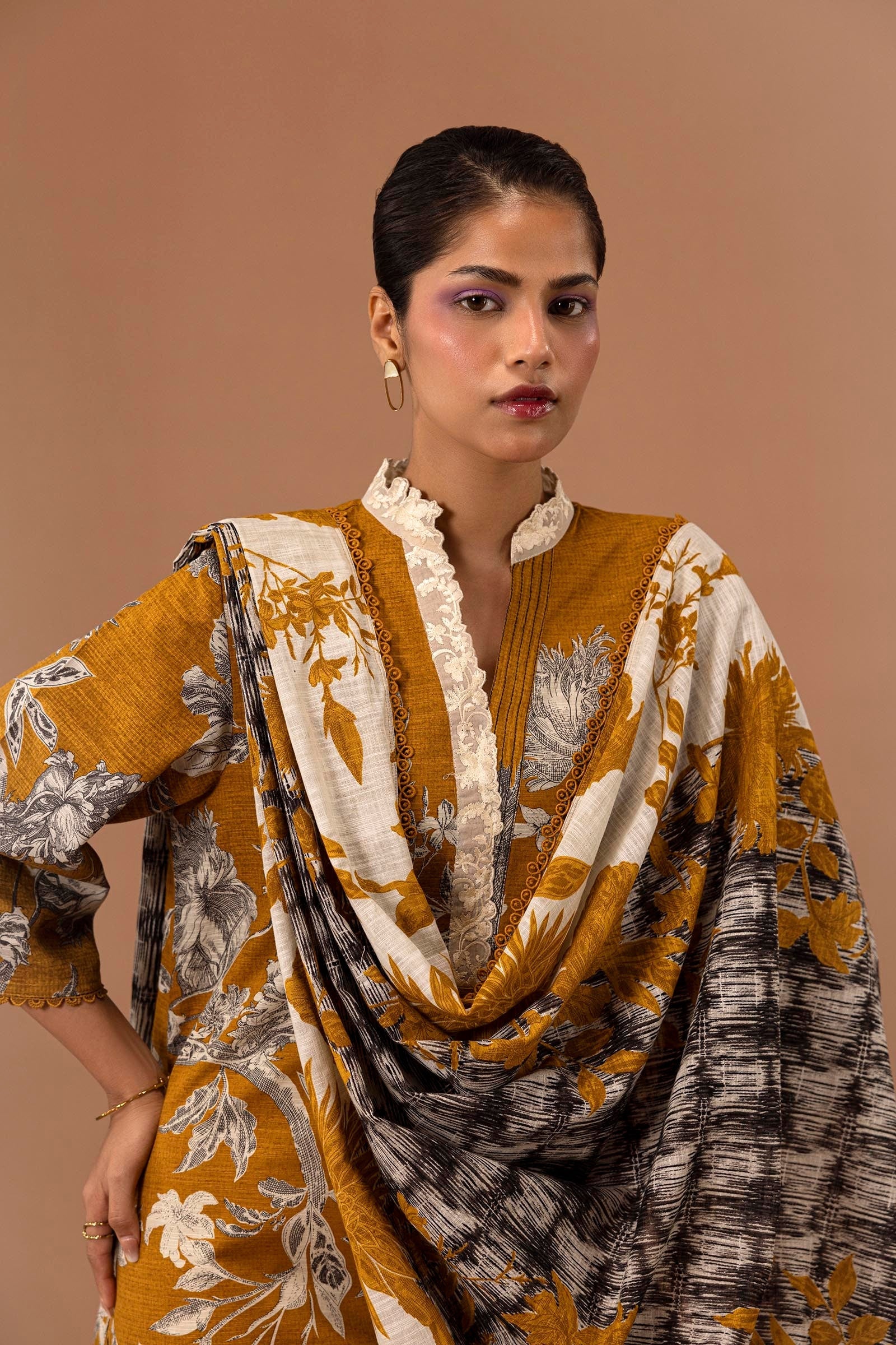 Sana Safinaz | Mahay Winter 24 | H243-023B-2BQ - Official Sana Safinaz stockist in UK - Sakeena London