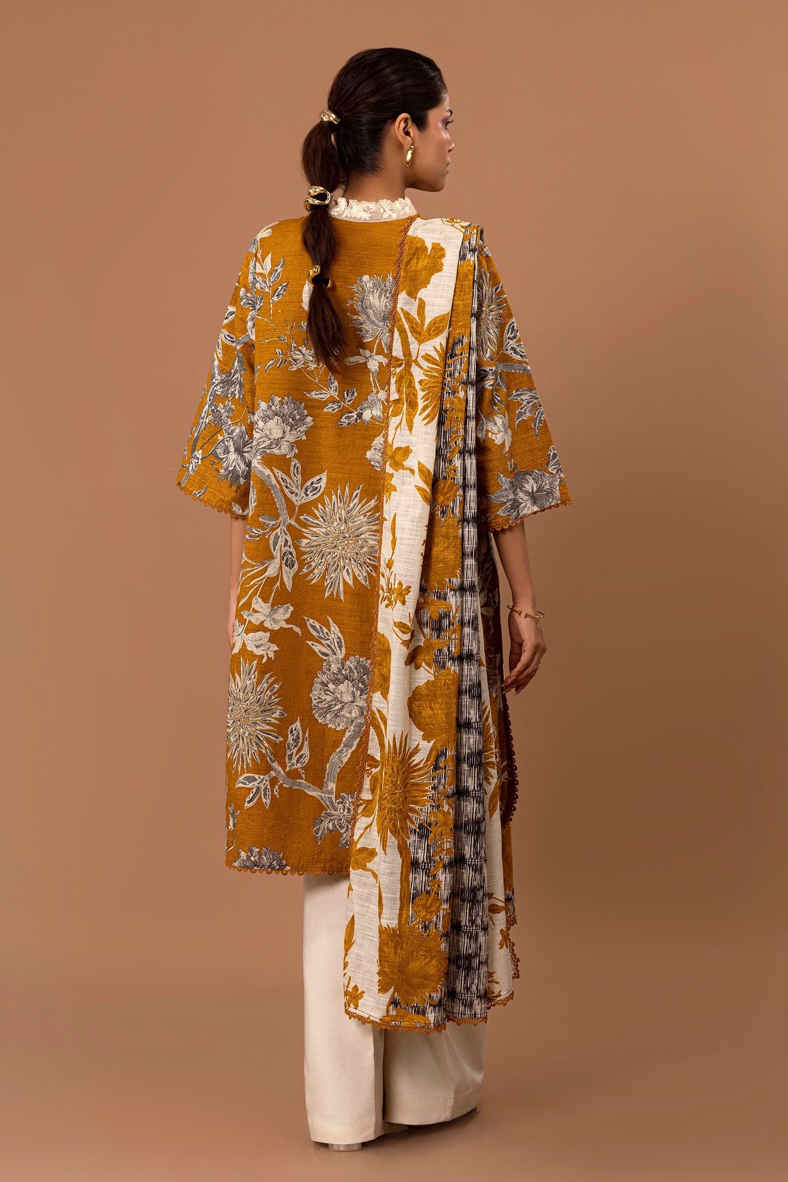Sana Safinaz | Mahay Winter 24 | H243-023B-2BQ - Official Sana Safinaz stockist in UK - Sakeena London