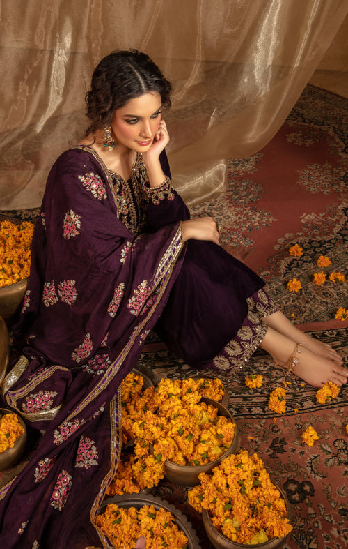 Maya | Raazi Velvet 24 | IBAARAT - Official Maya stockist in UK - Sakeena London
