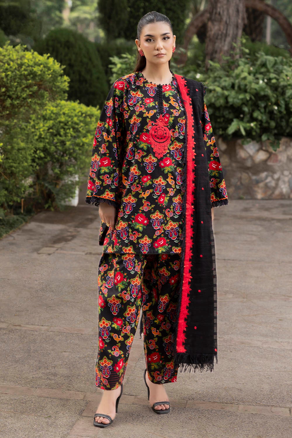 Gul Ahmed | Winter Collection 25 | K-52010 - Official Gul Ahmed stockist in UK - Sakeena London