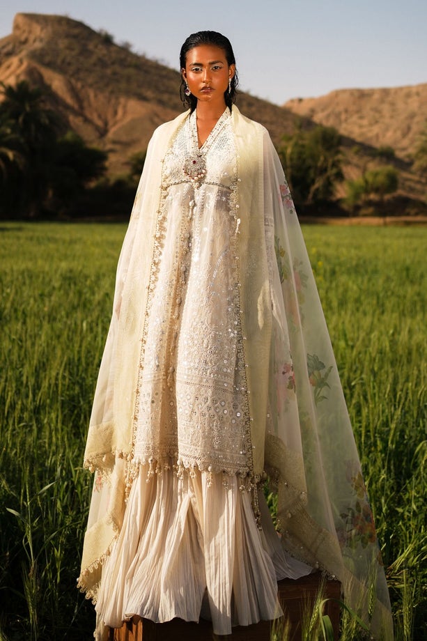 Sana Safinaz | Luxury Lawn Collection | 005A - Official Sana Safinaz stockist in UK - Sakeena London