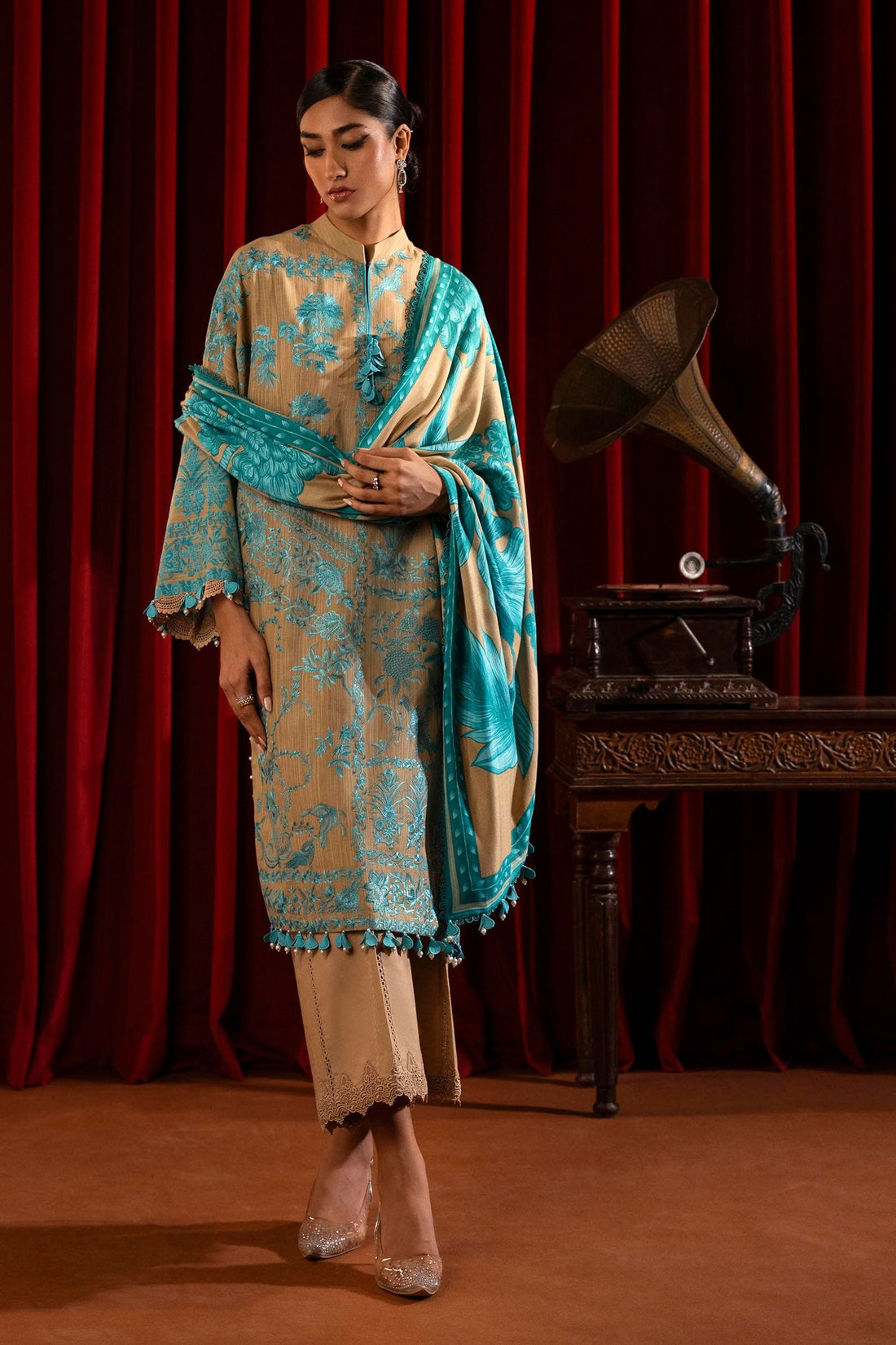 Sana Safinaz | Muzlin Winter 2024 | M243-001A-3CO - Official Sana Safinaz stockist in UK - Sakeena London