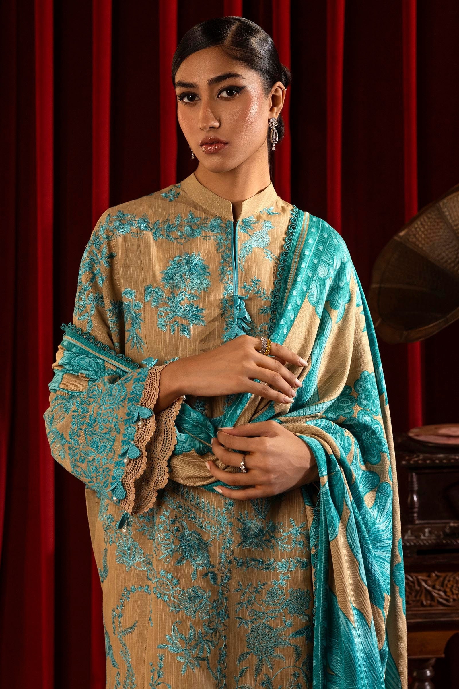 Sana Safinaz | Muzlin Winter 2024 | M243-001A-3CO - Official Sana Safinaz stockist in UK - Sakeena London