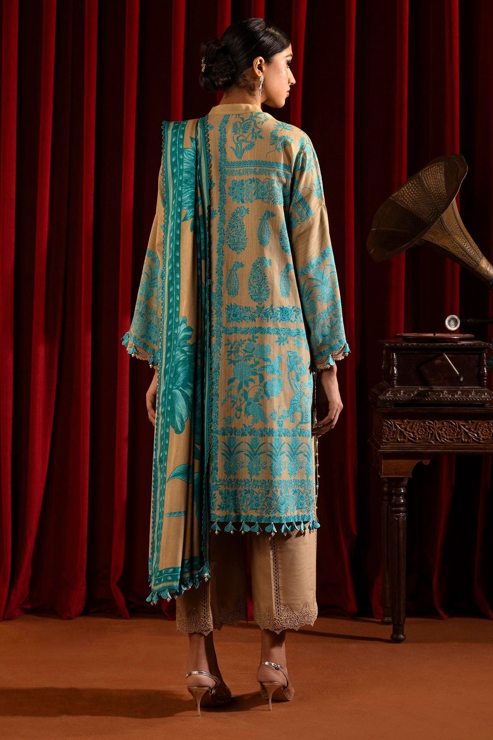 Sana Safinaz | Muzlin Winter 2024 | M243-001A-3CO - Official Sana Safinaz stockist in UK - Sakeena London