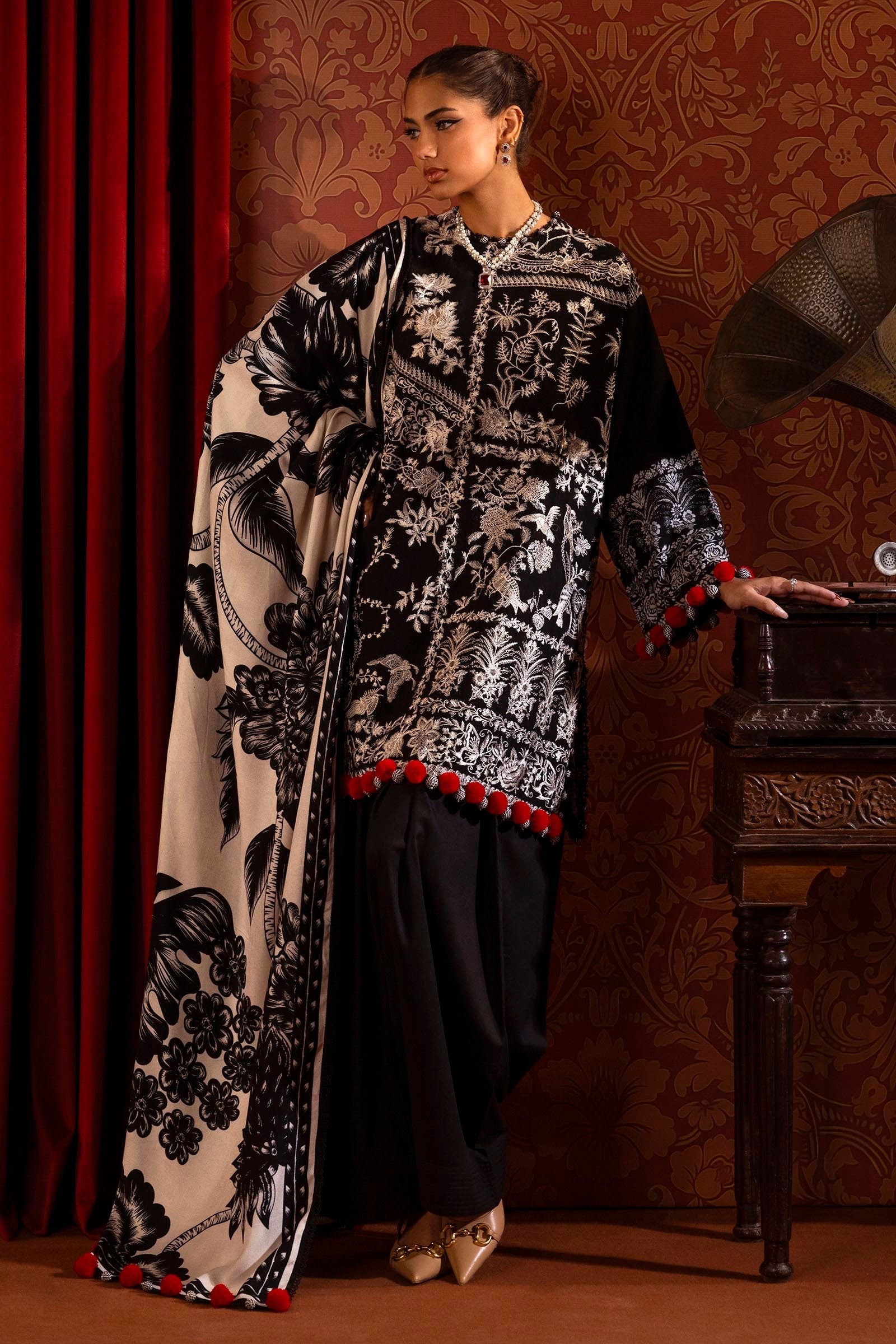 Sana Safinaz | Muzlin Winter 2024 | M243-001B-3CO - Official Sana Safinaz stockist in UK - Sakeena London