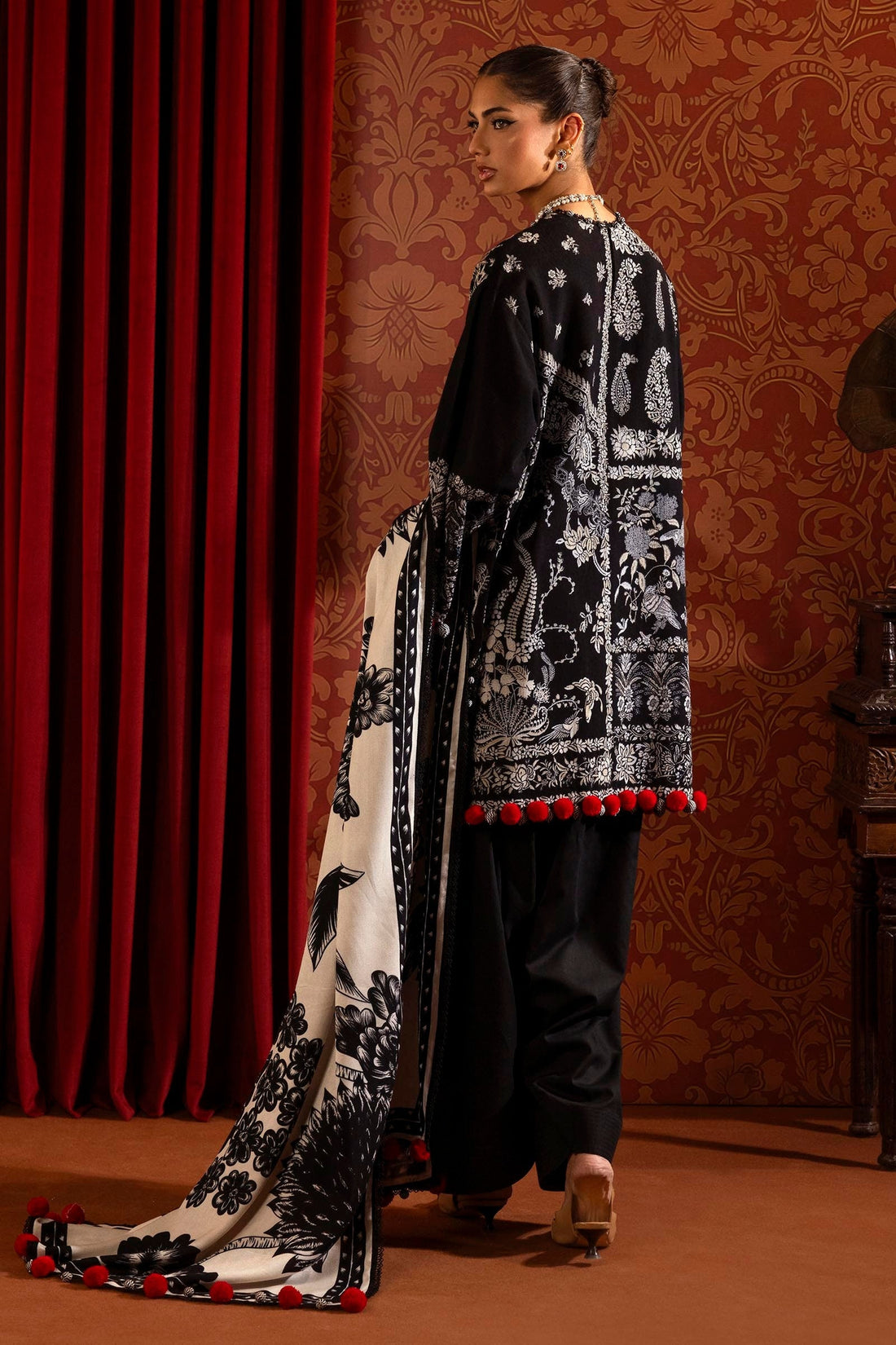 Sana Safinaz | Muzlin Winter 2024 | M243-001B-3CO - Official Sana Safinaz stockist in UK - Sakeena London