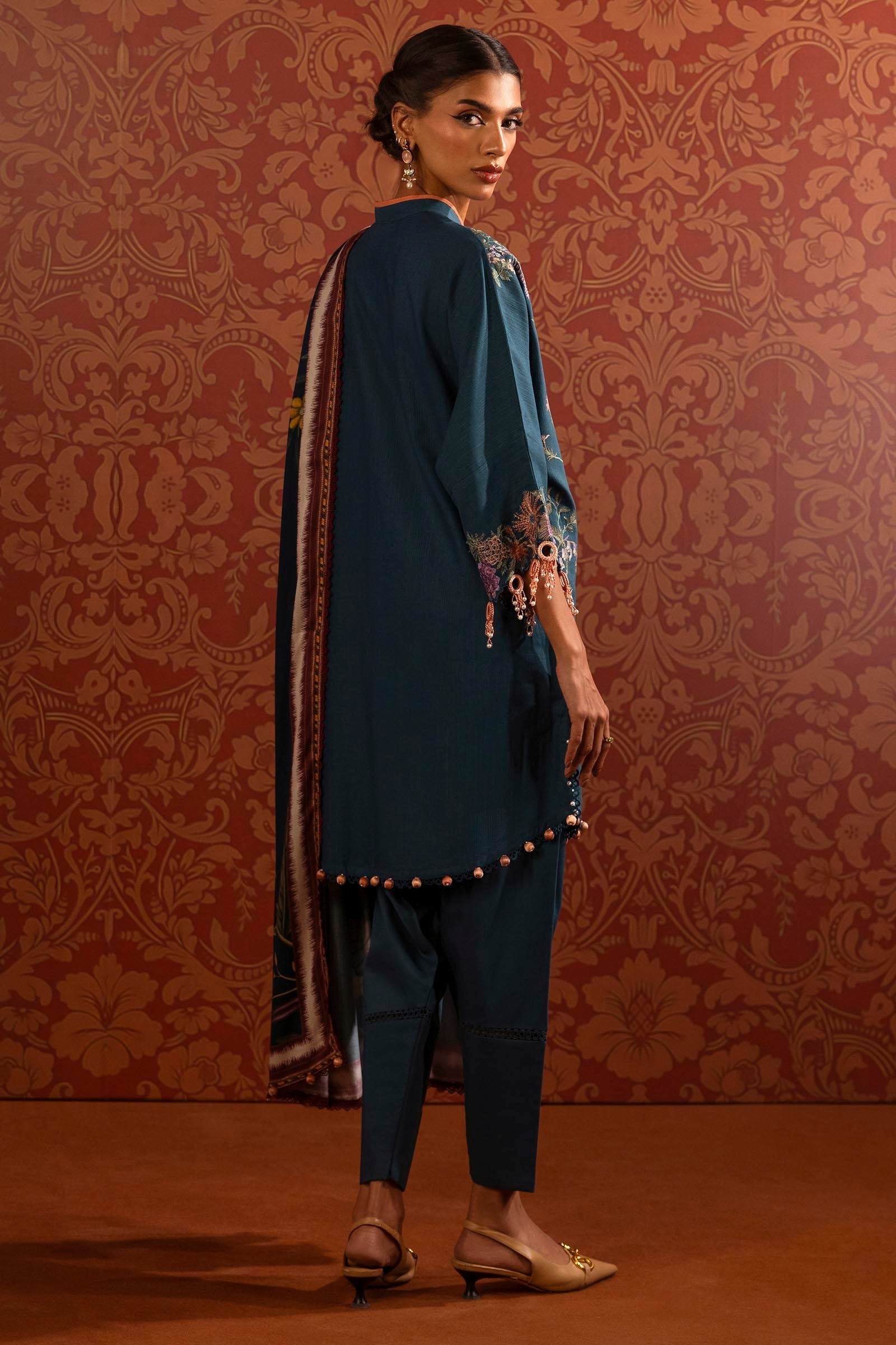 Sana Safinaz | Muzlin Winter 2024 | M243-002B-3CP - Official Sana Safinaz stockist in UK - Sakeena London