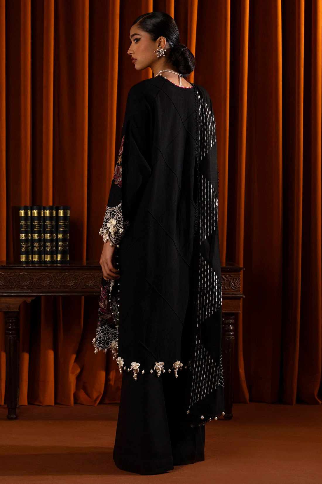 Sana Safinaz | Muzlin Winter 2024 | M243-009B-3CP - Official Sana Safinaz stockist in UK - Sakeena London