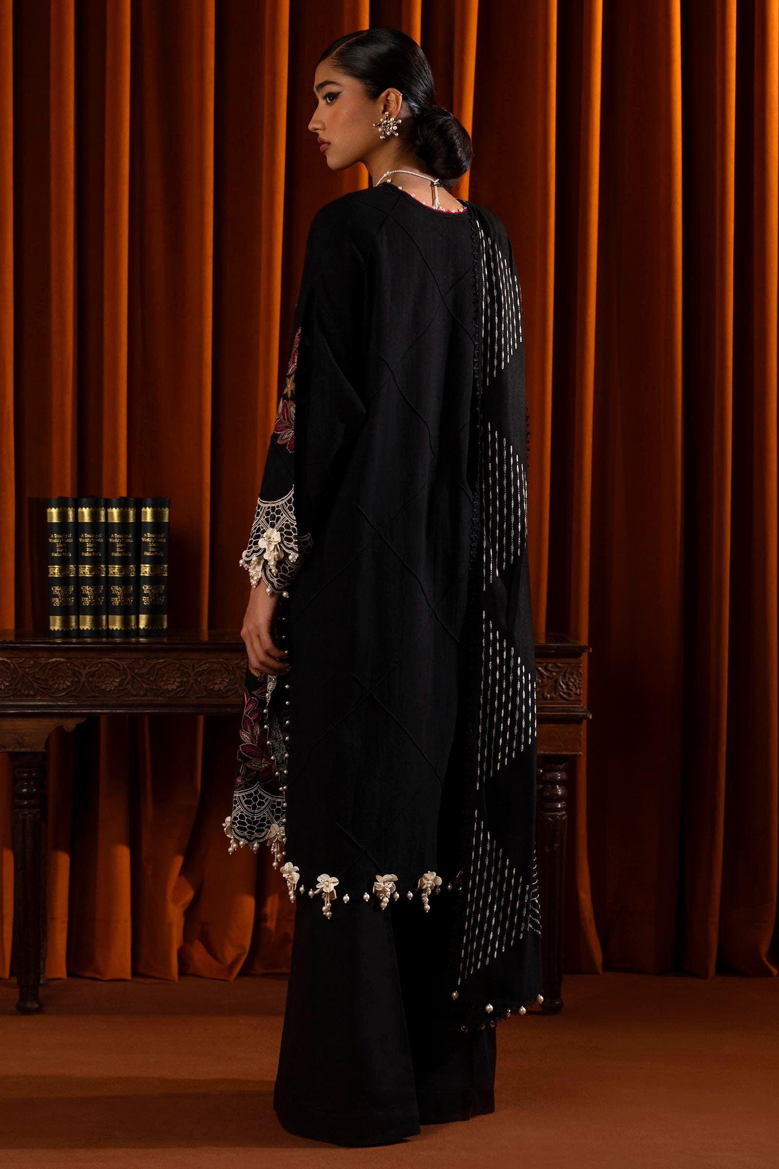 Sana Safinaz | Muzlin Winter 2024 | M243-009B-3CP - Official Sana Safinaz stockist in UK - Sakeena London