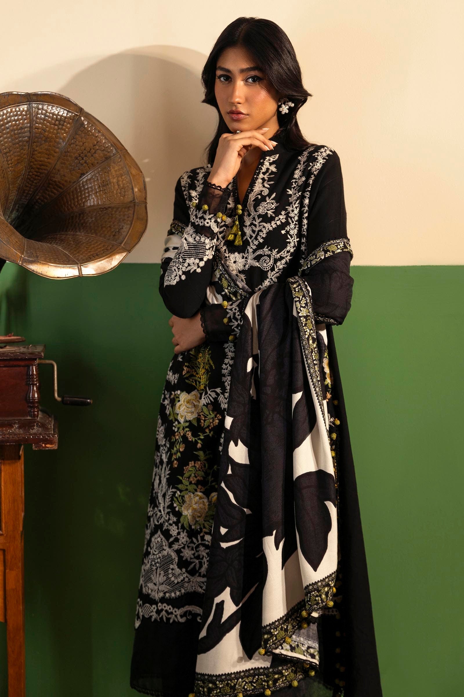 Sana Safinaz | Muzlin Winter 2024 | M243-012B-3AP - Official Sana Safinaz stockist in UK - Sakeena London