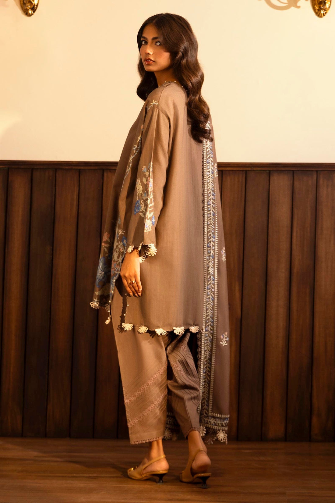 Sana Safinaz | Muzlin Winter 2024 | M243-013B-3CP - Official Sana Safinaz stockist in UK - Sakeena London