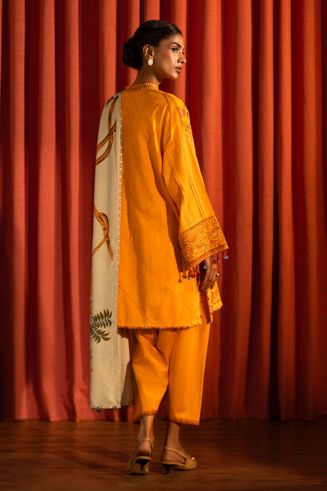 Sana Safinaz | Muzlin Winter 2024 | M243-014B-3CP - Official Sana Safinaz stockist in UK - Sakeena London