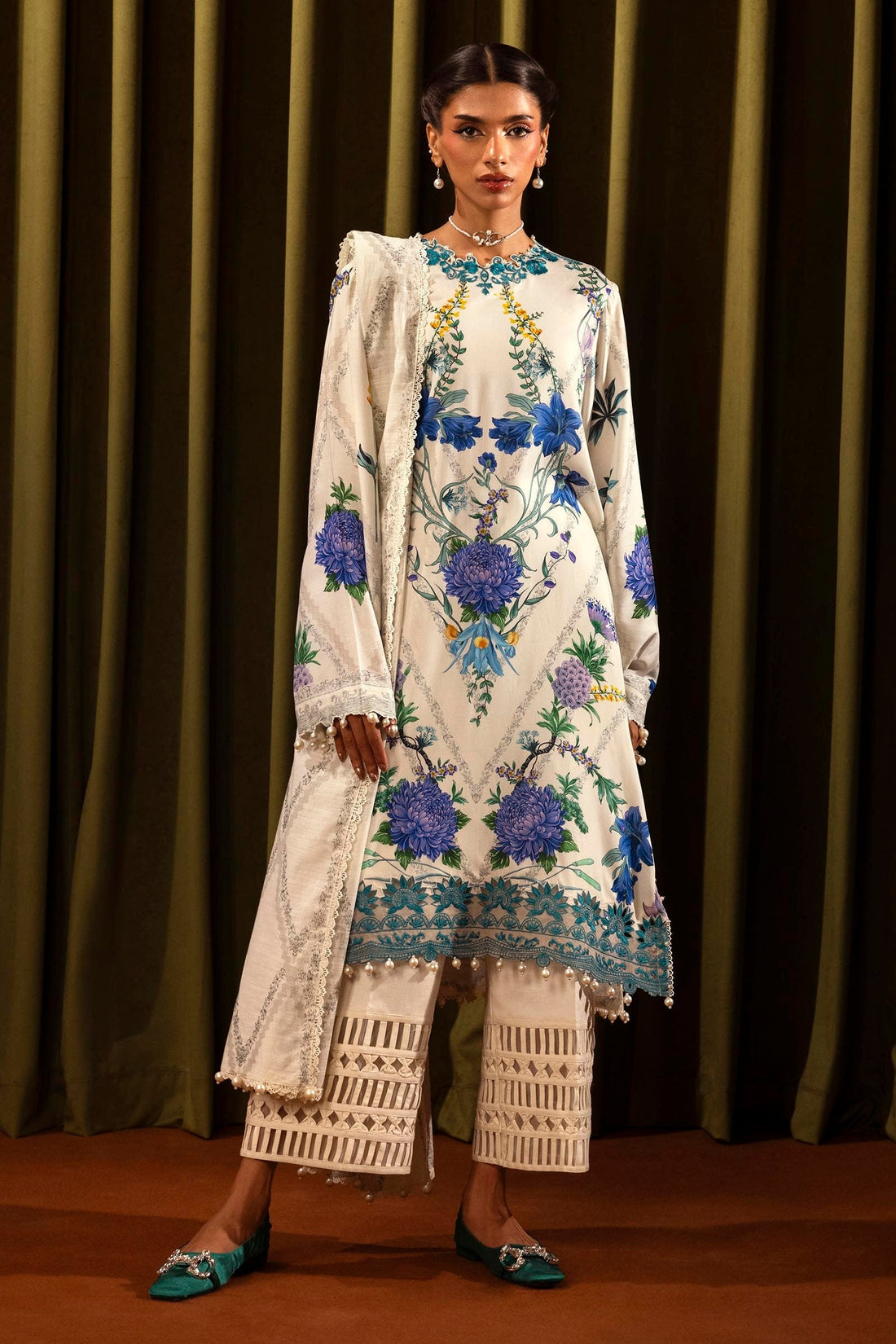Sana Safinaz | Muzlin Winter 2024 | M243-017A-3CQ - Official Sana Safinaz stockist in UK - Sakeena London