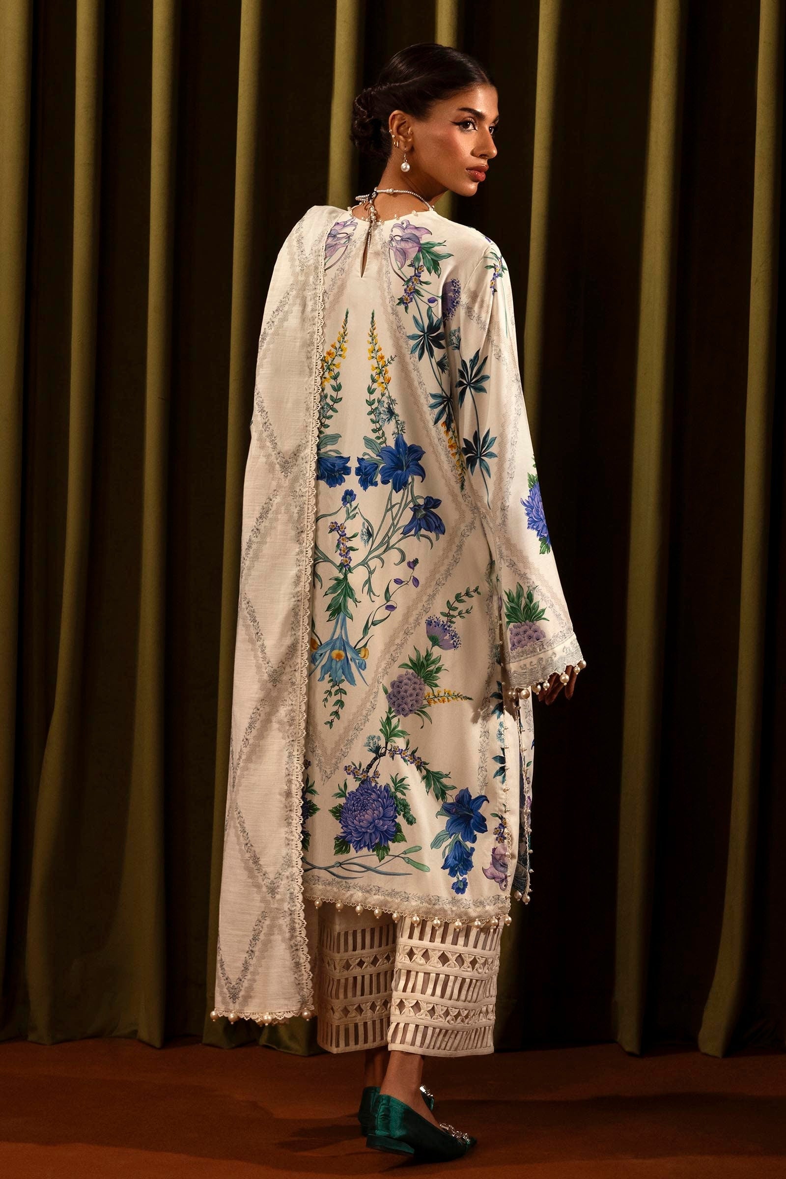 Sana Safinaz | Muzlin Winter 2024 | M243-017A-3CQ - Official Sana Safinaz stockist in UK - Sakeena London