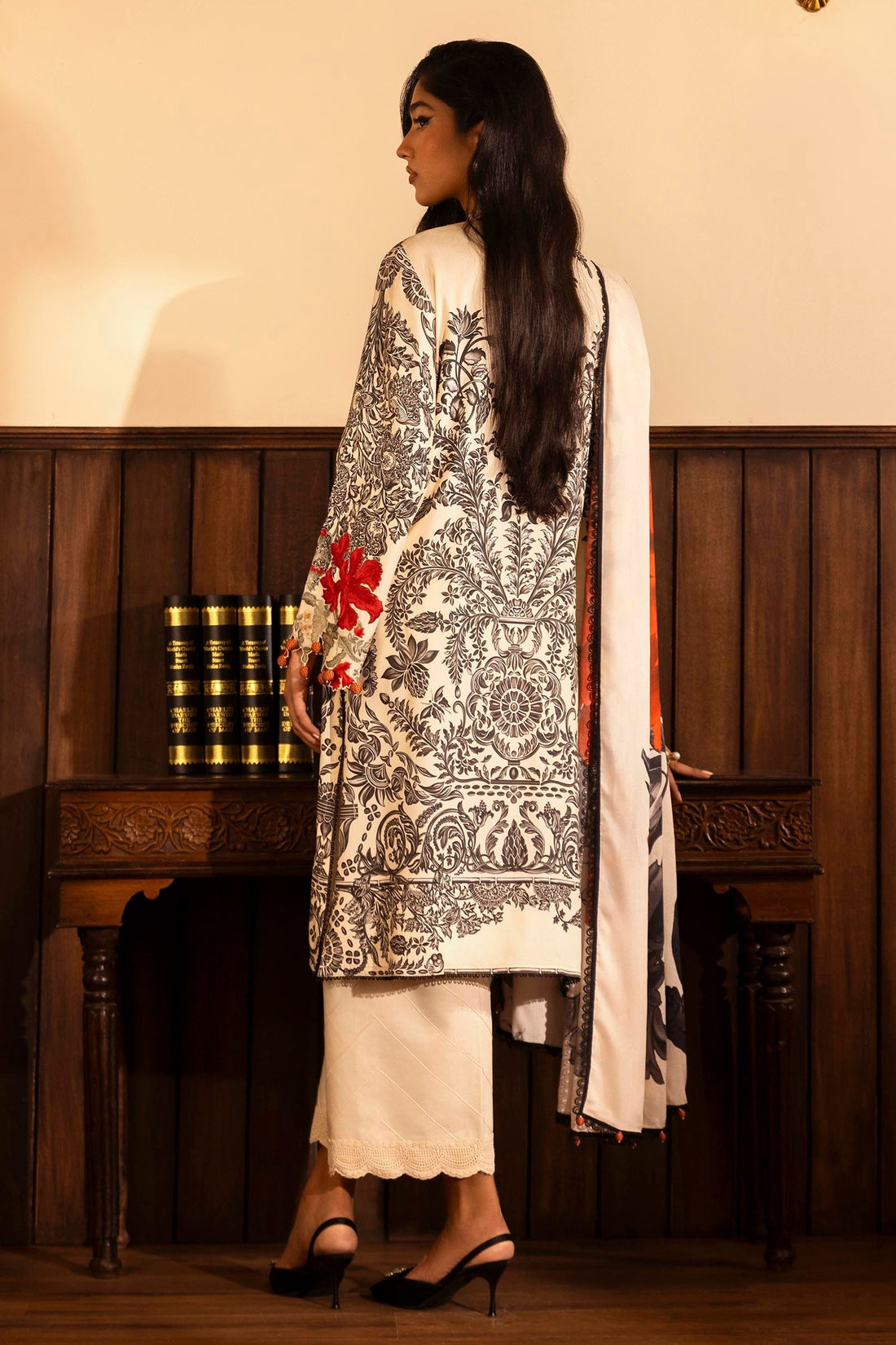 Sana Safinaz | Muzlin Winter 2024 | M243-019A-3DB - Official Sana Safinaz stockist in UK - Sakeena London