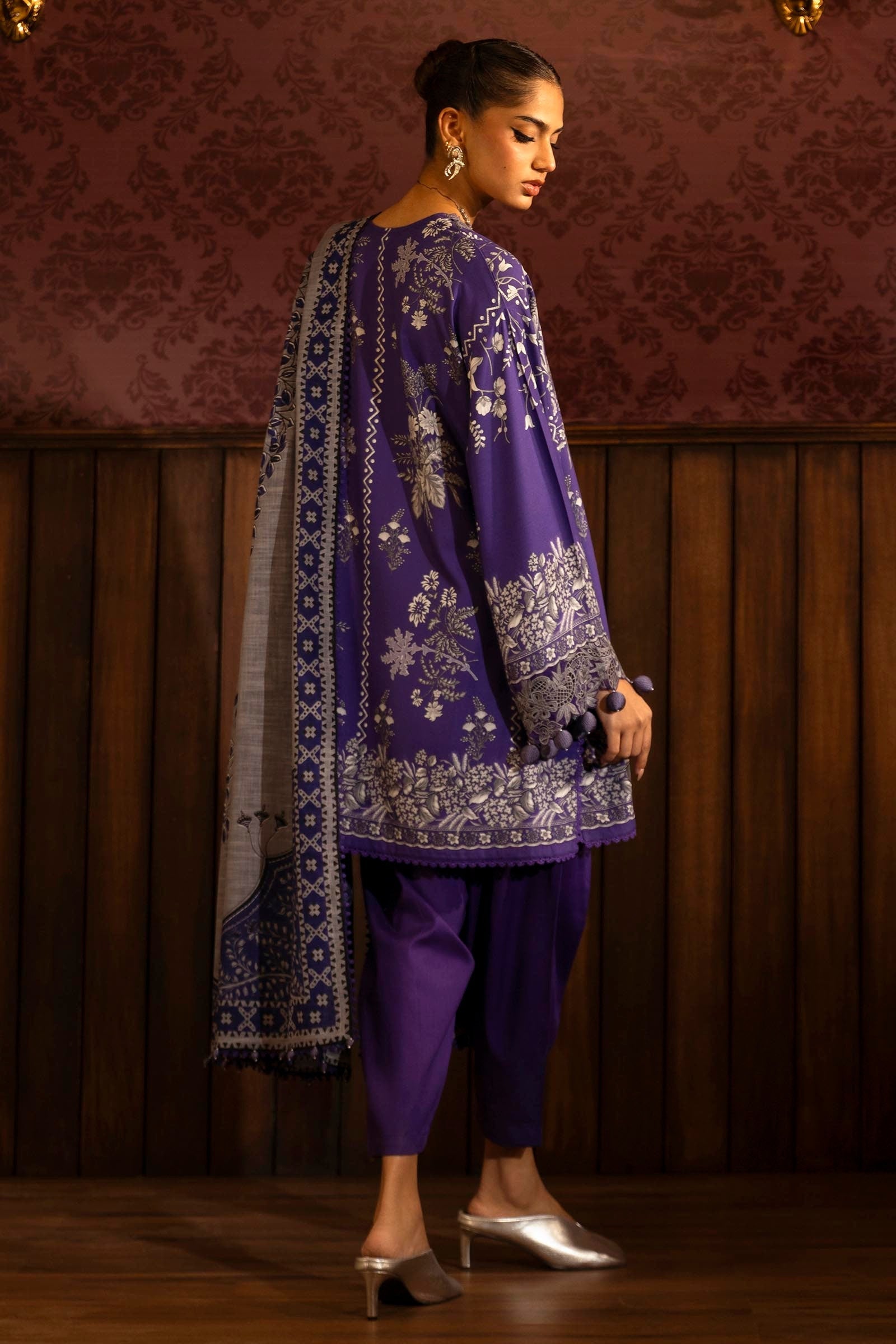 Sana Safinaz | Muzlin Winter 2024 | M243-020A-3CQ - Official Sana Safinaz stockist in UK - Sakeena London