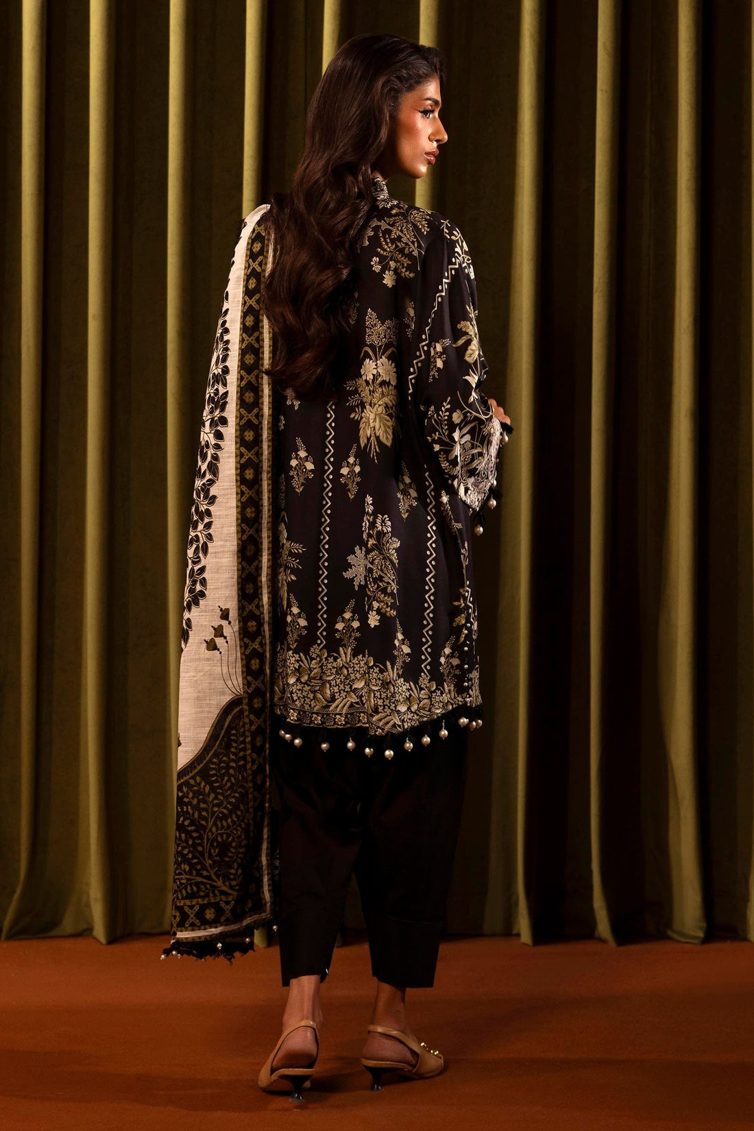 Sana Safinaz | Muzlin Winter 2024 | M243-020B-3CQ - Official Sana Safinaz stockist in UK - Sakeena London