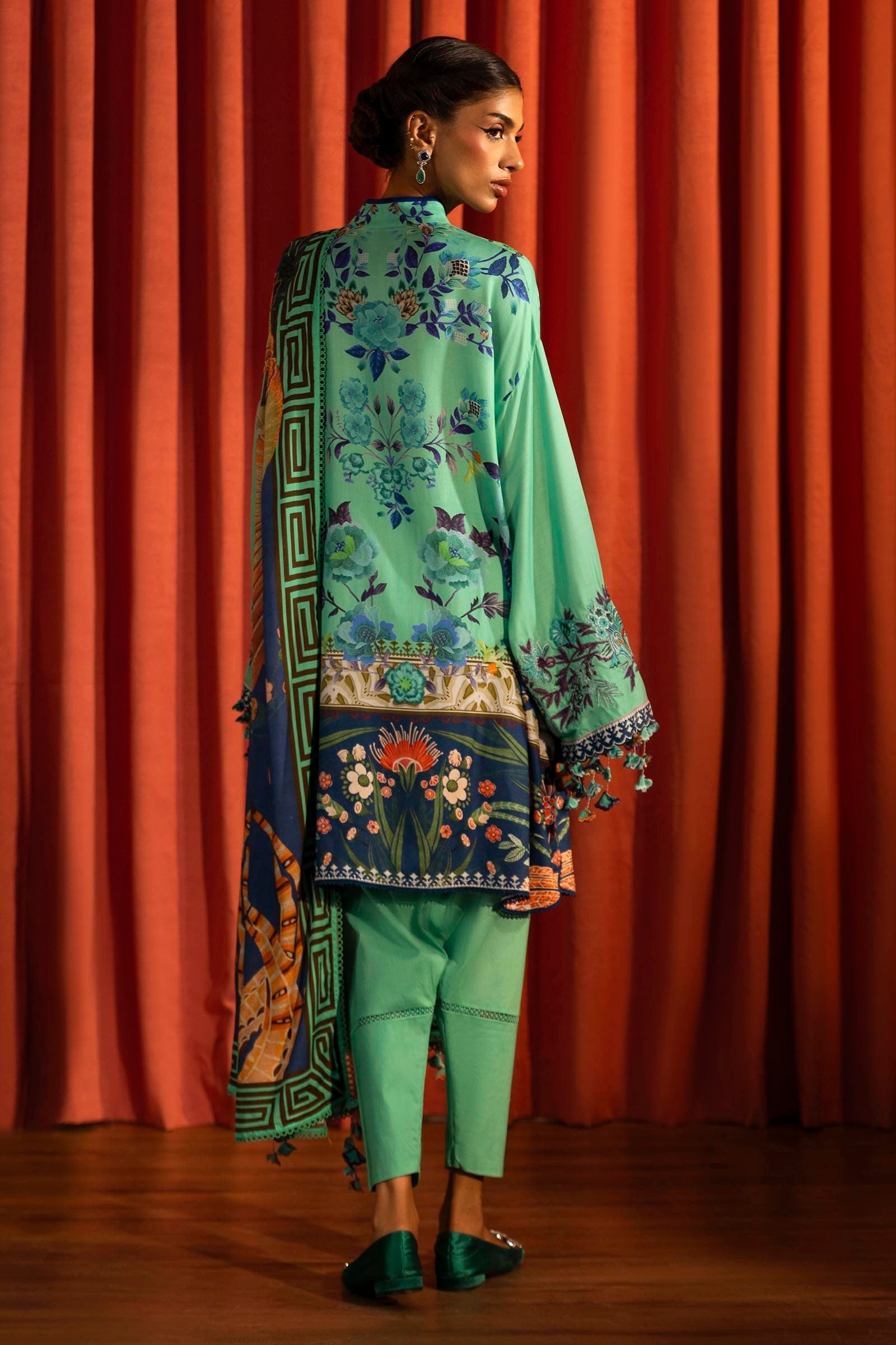 Sana Safinaz | Muzlin Winter 2024 | M243-022A-3DB - Official Sana Safinaz stockist in UK - Sakeena London